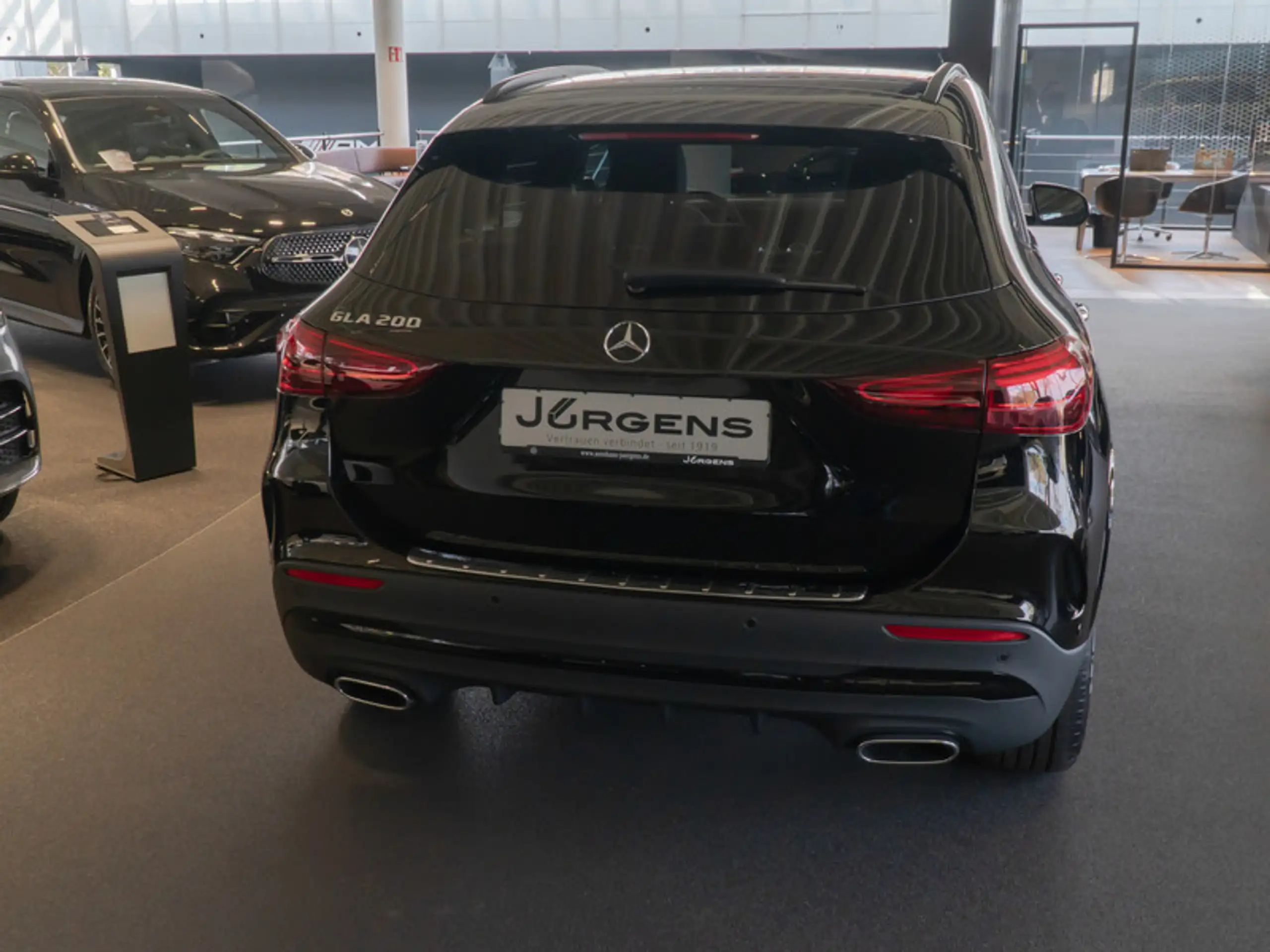 Mercedes-Benz - GLA 200