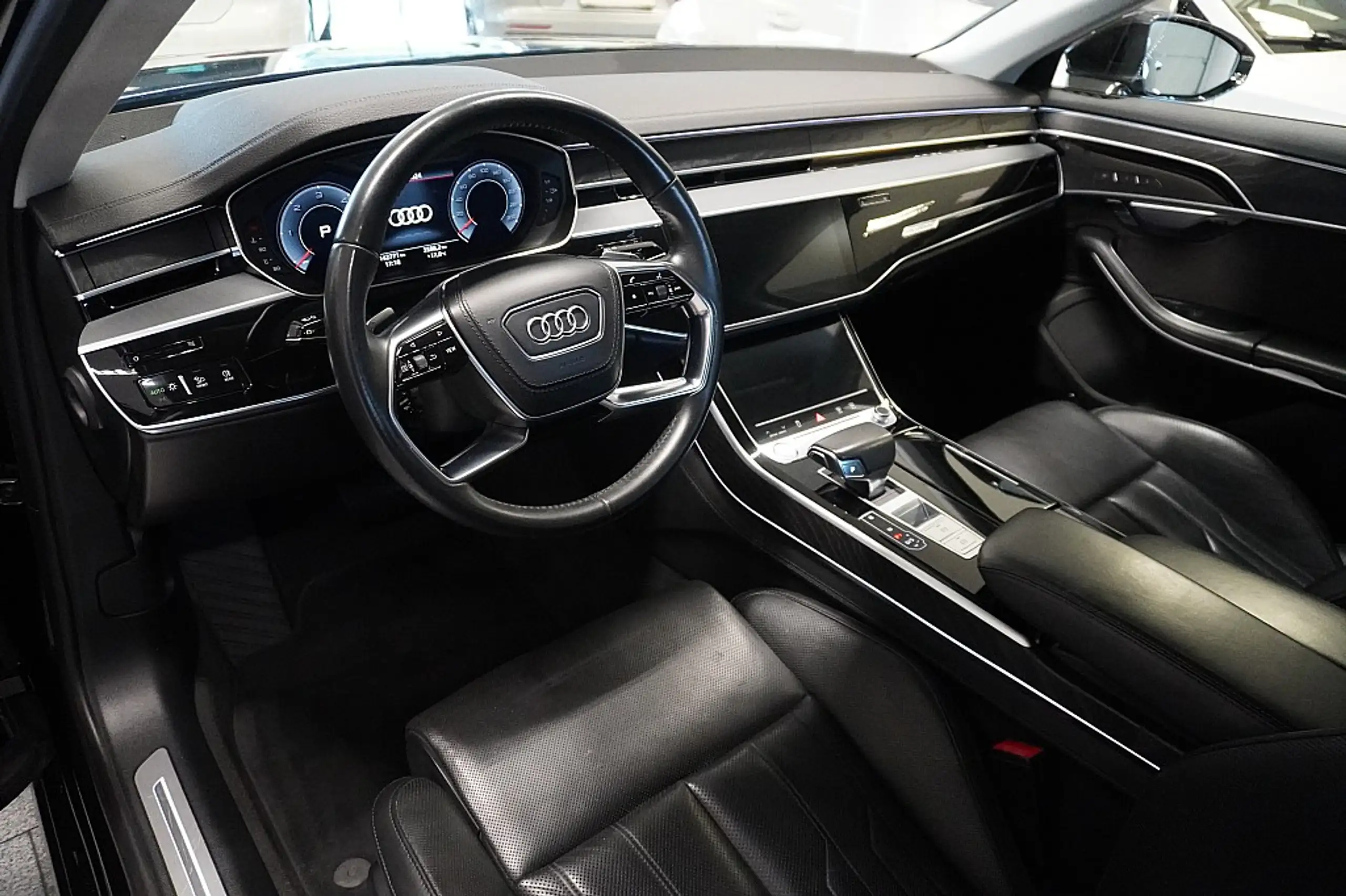 Audi - A8