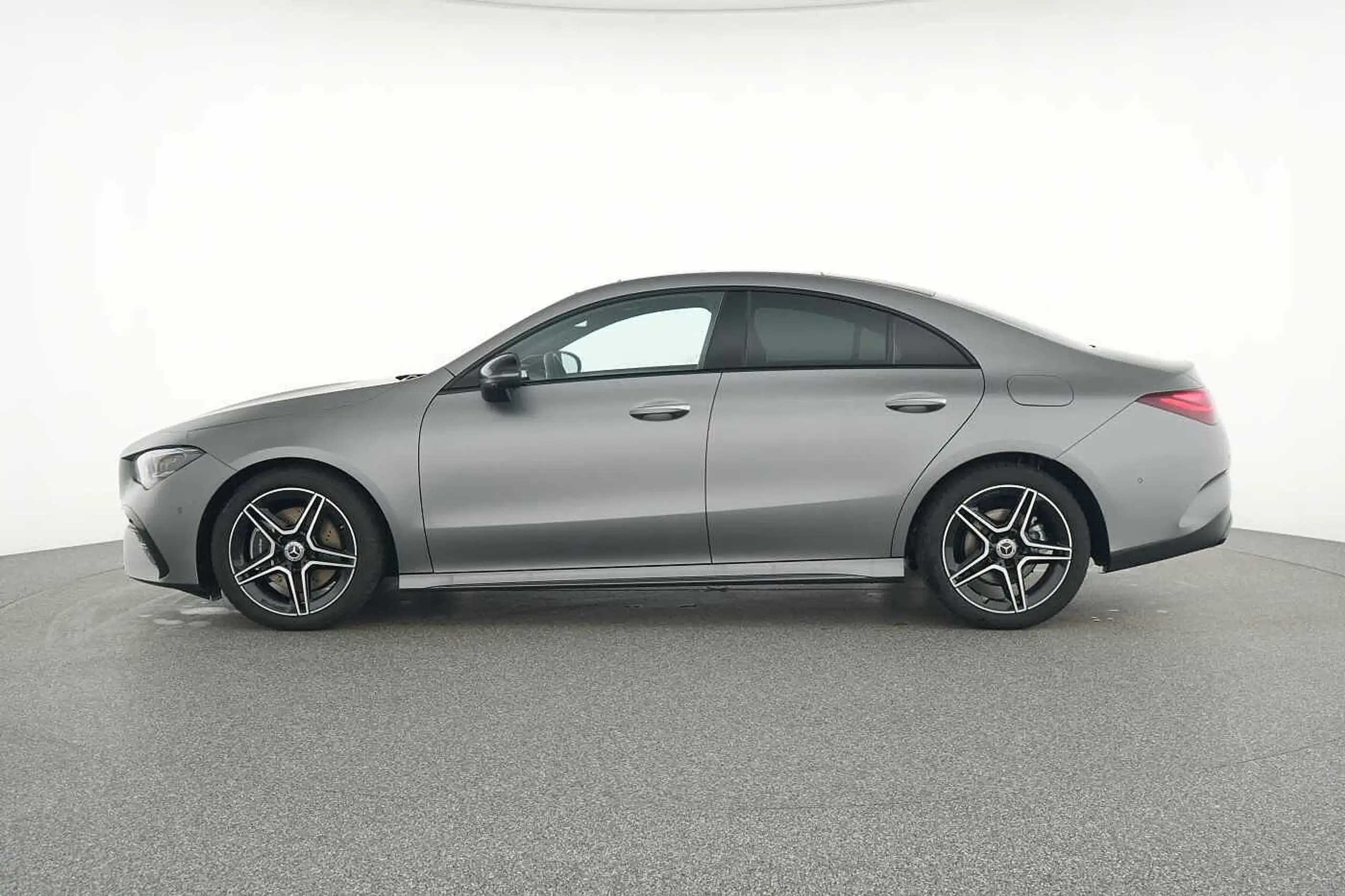 Mercedes-Benz - CLA 200