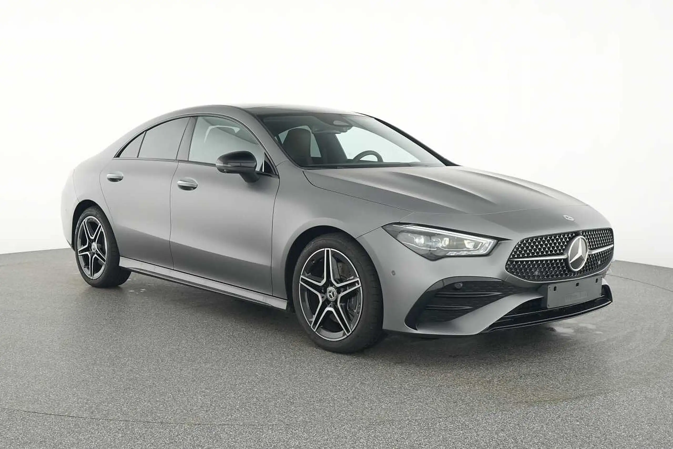 Mercedes-Benz - CLA 200