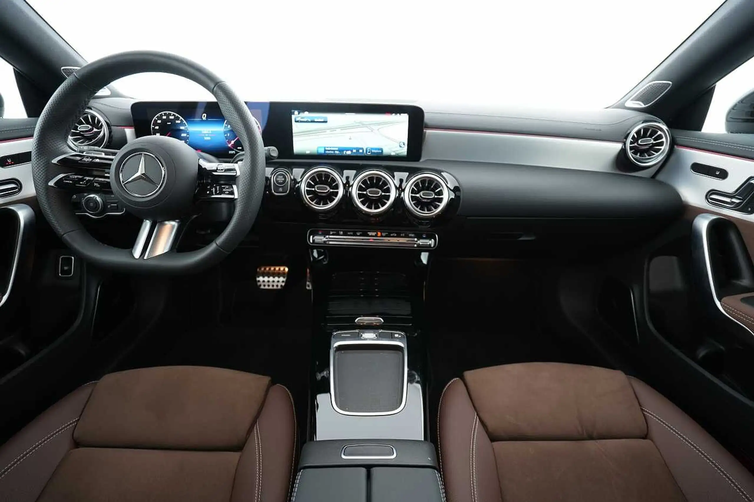 Mercedes-Benz - CLA 200