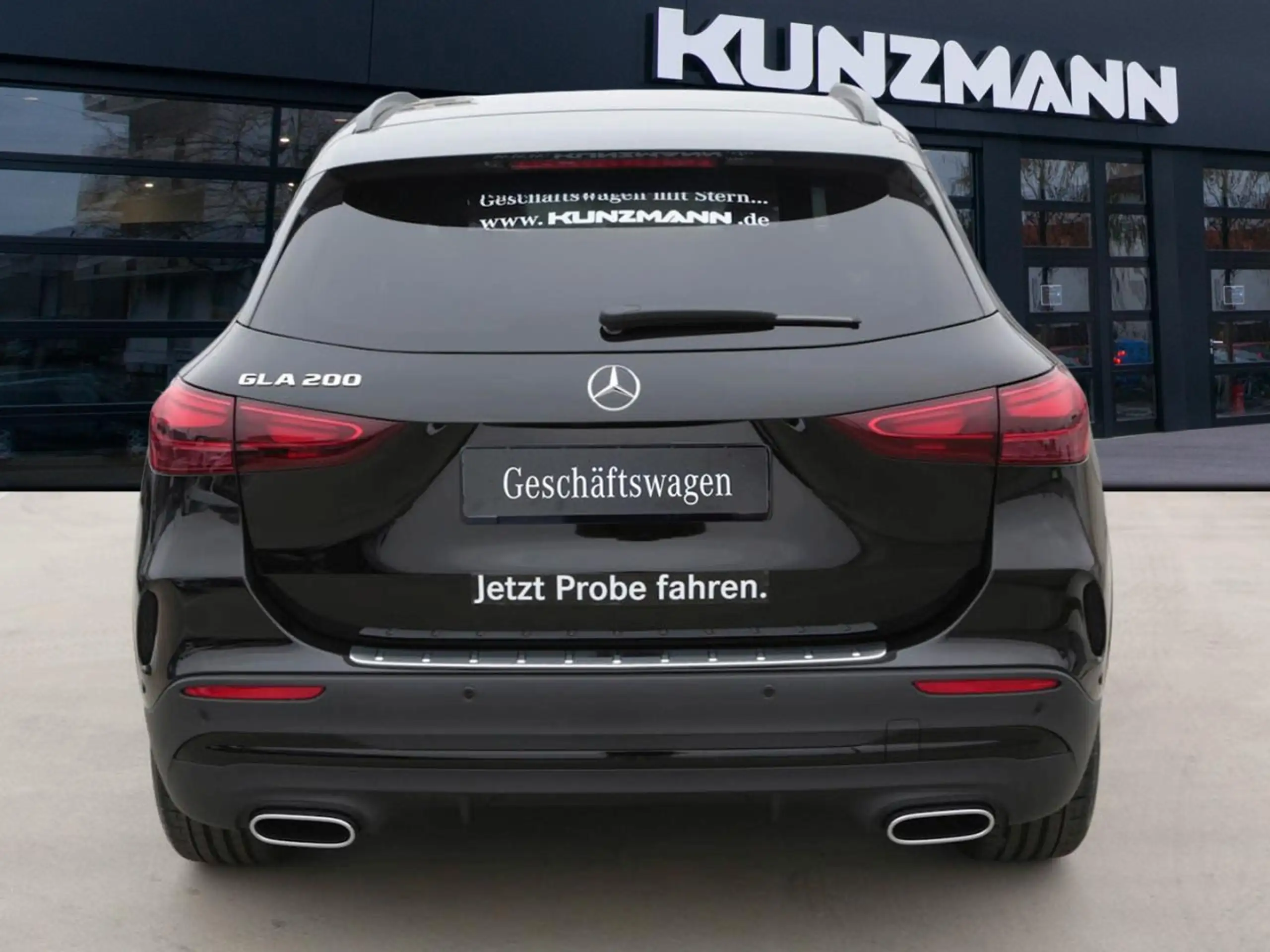 Mercedes-Benz - GLA 200