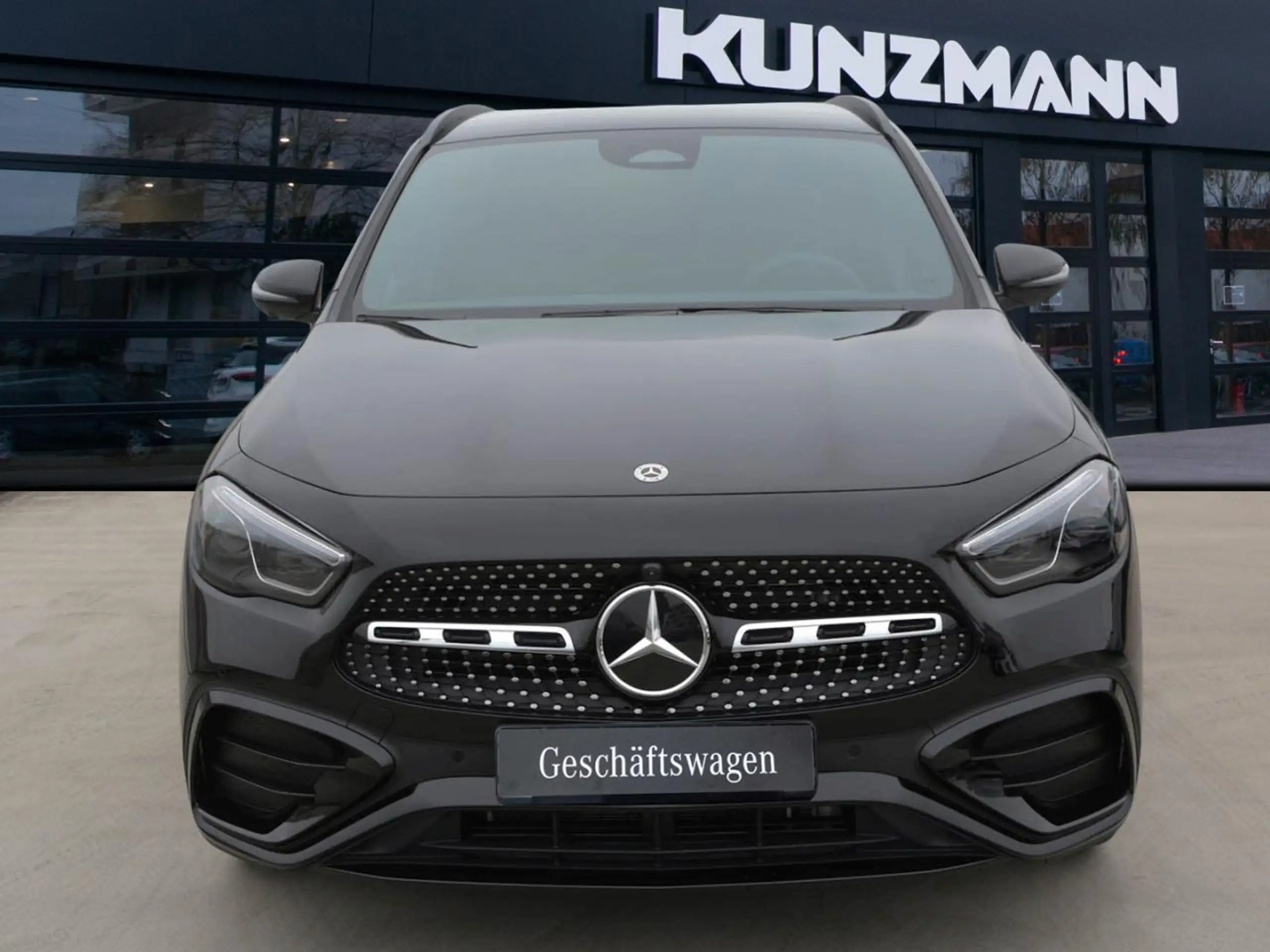 Mercedes-Benz - GLA 200