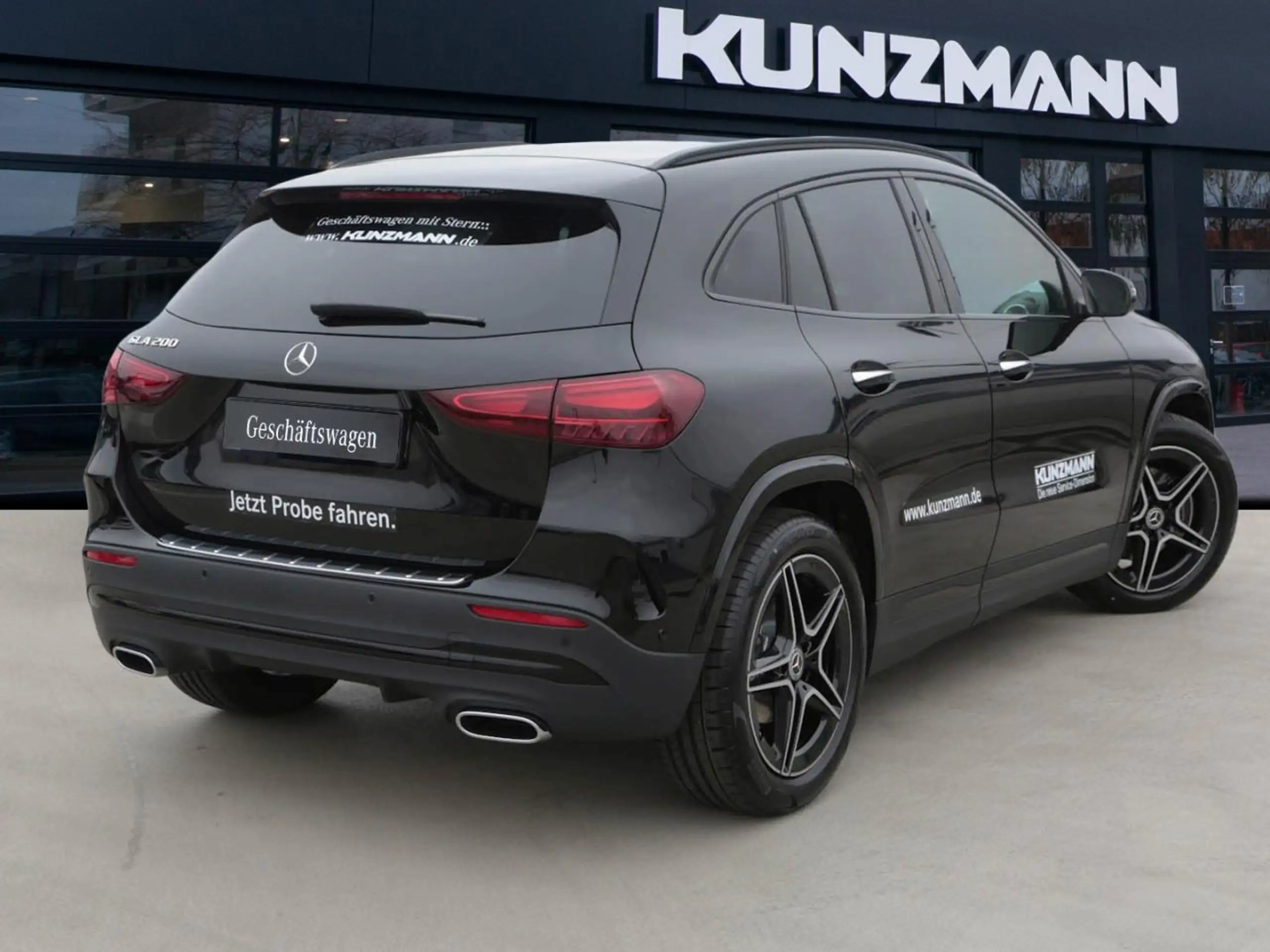 Mercedes-Benz - GLA 200