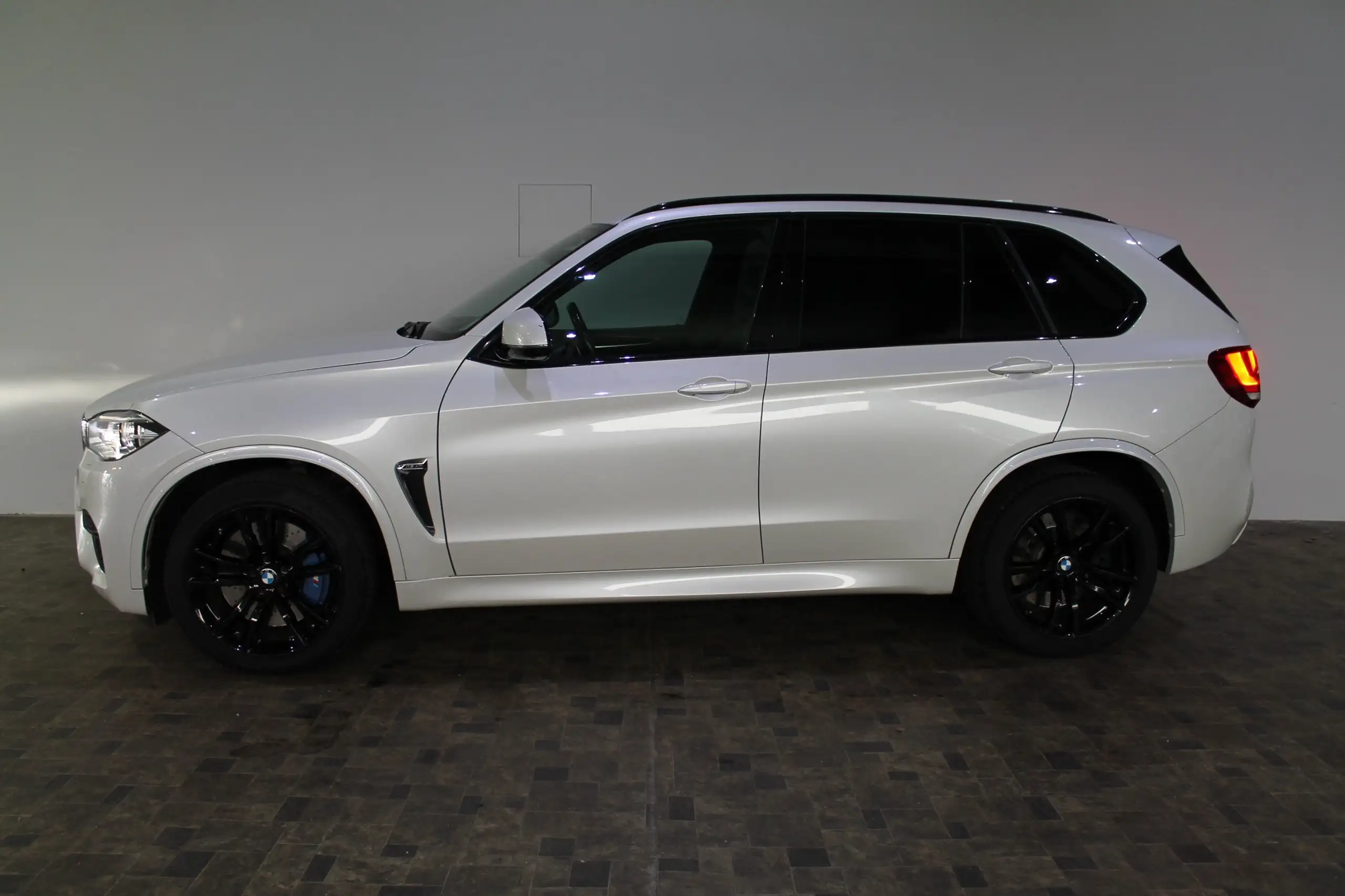 BMW - X5 M