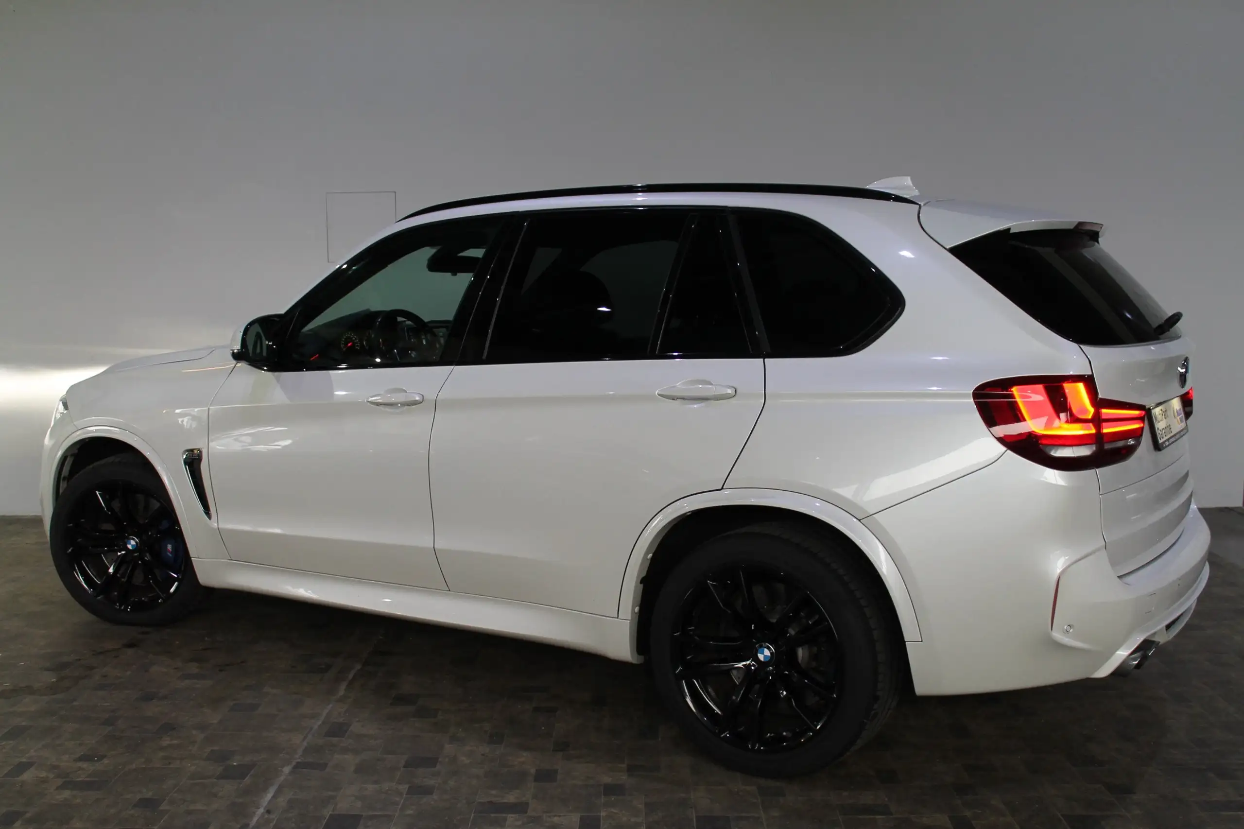 BMW - X5 M