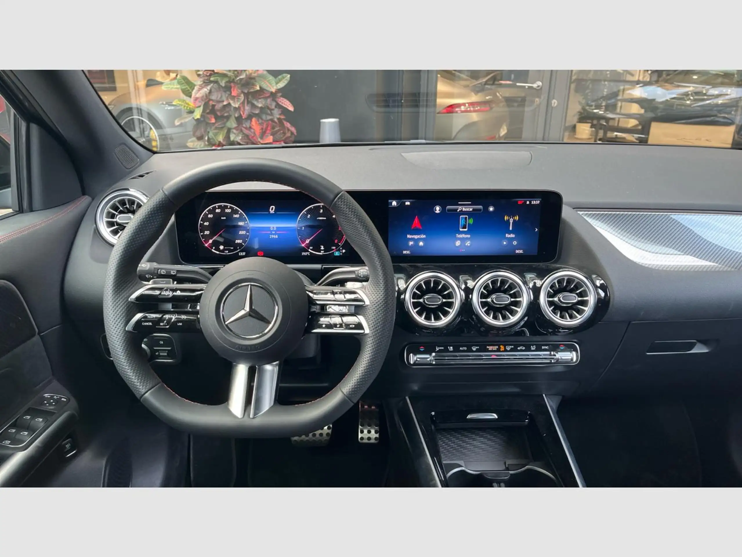 Mercedes-Benz - GLA 200