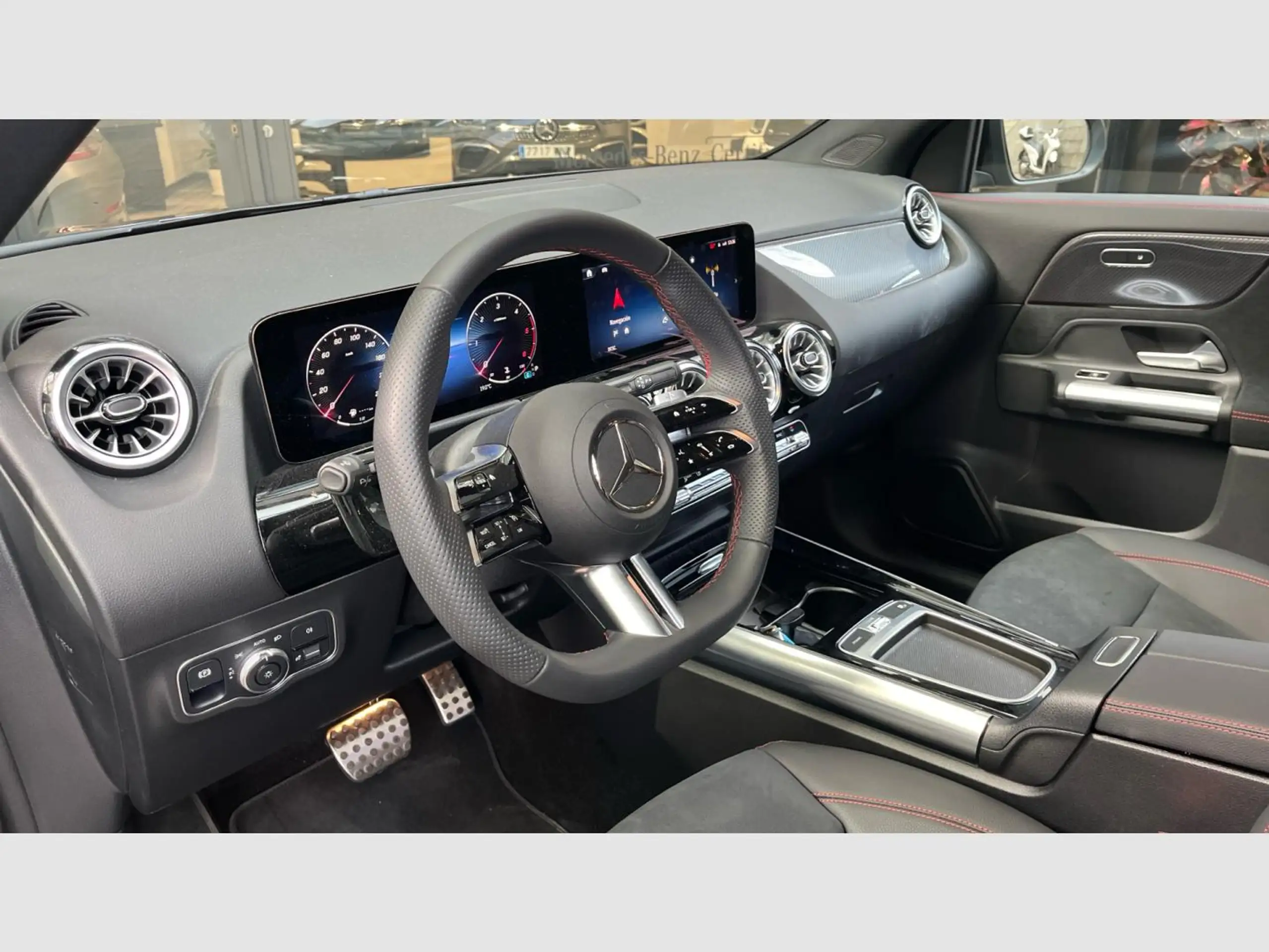 Mercedes-Benz - GLA 200