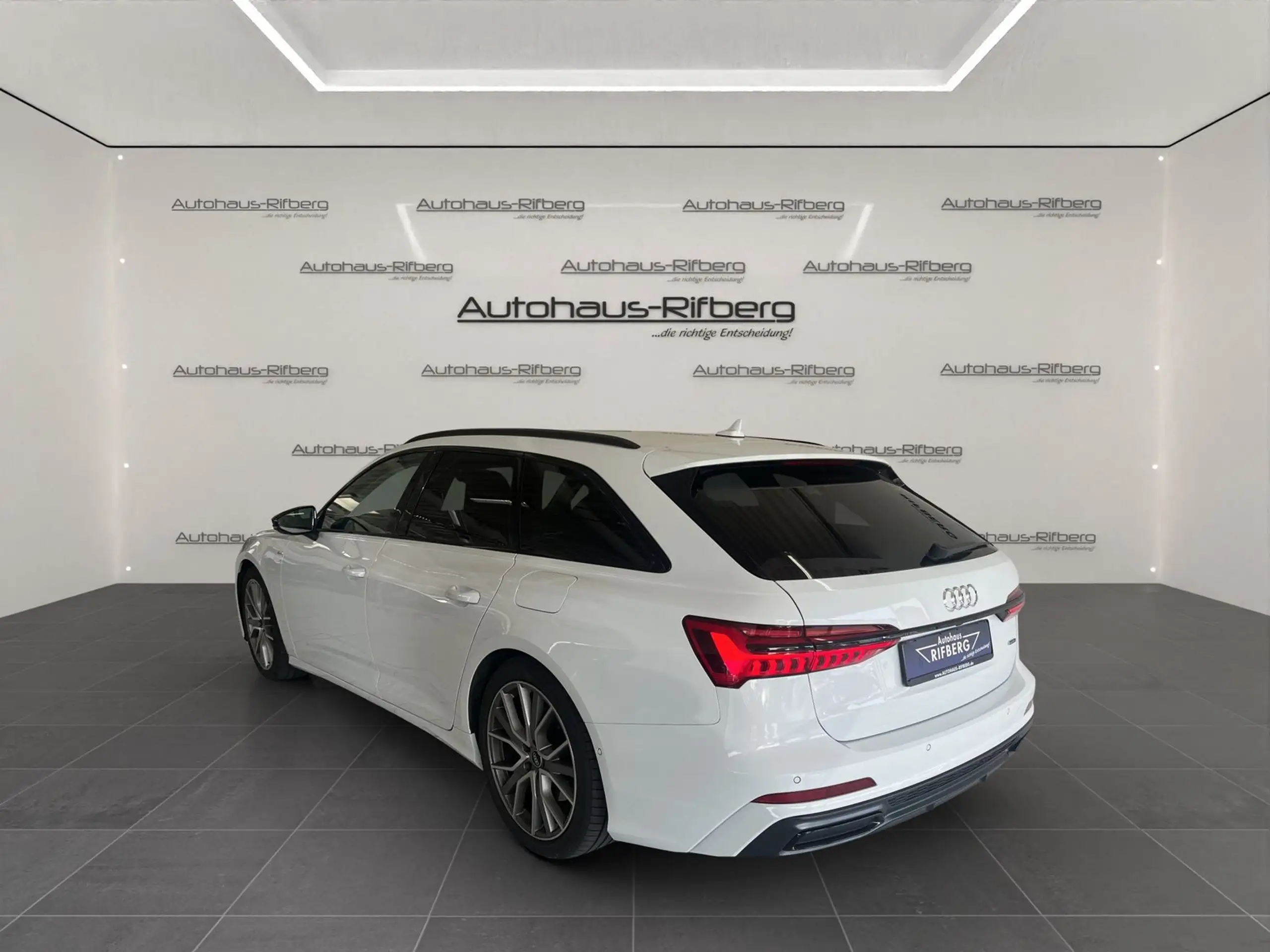 Audi - A6