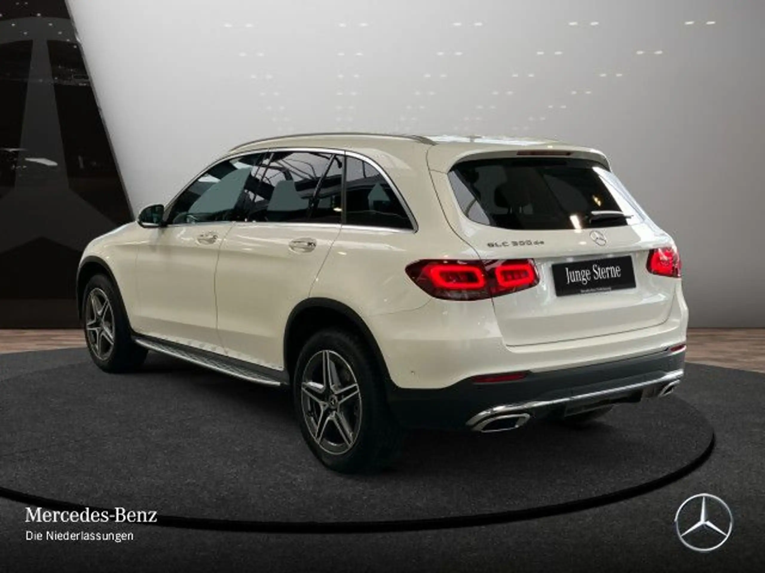 Mercedes-Benz - GLC 300