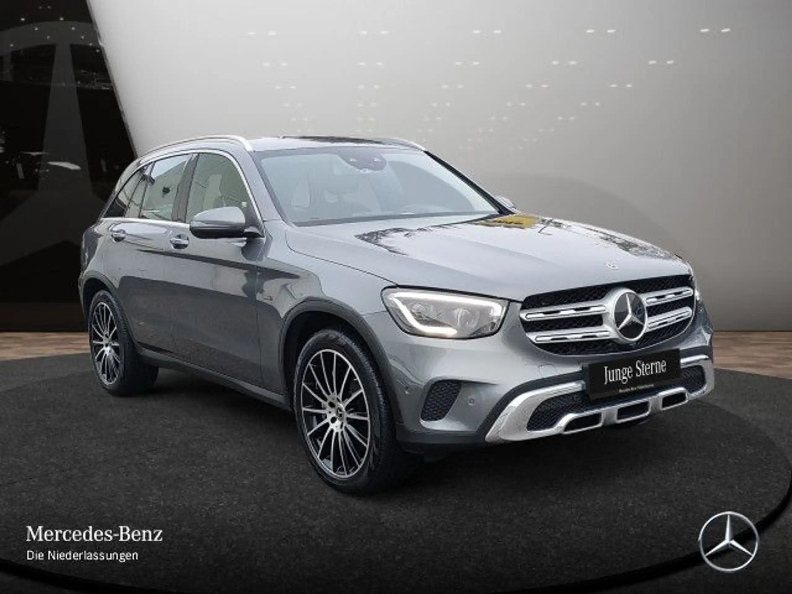 Mercedes-Benz - GLC 300