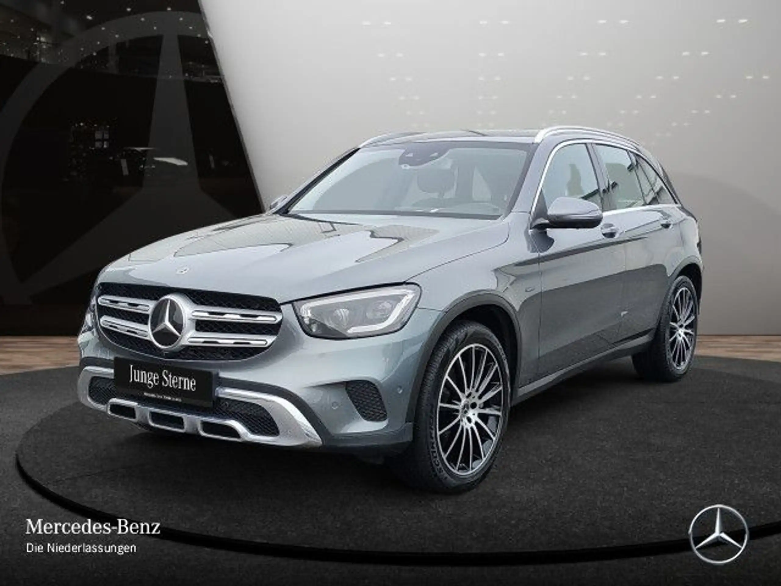 Mercedes-Benz - GLC 300