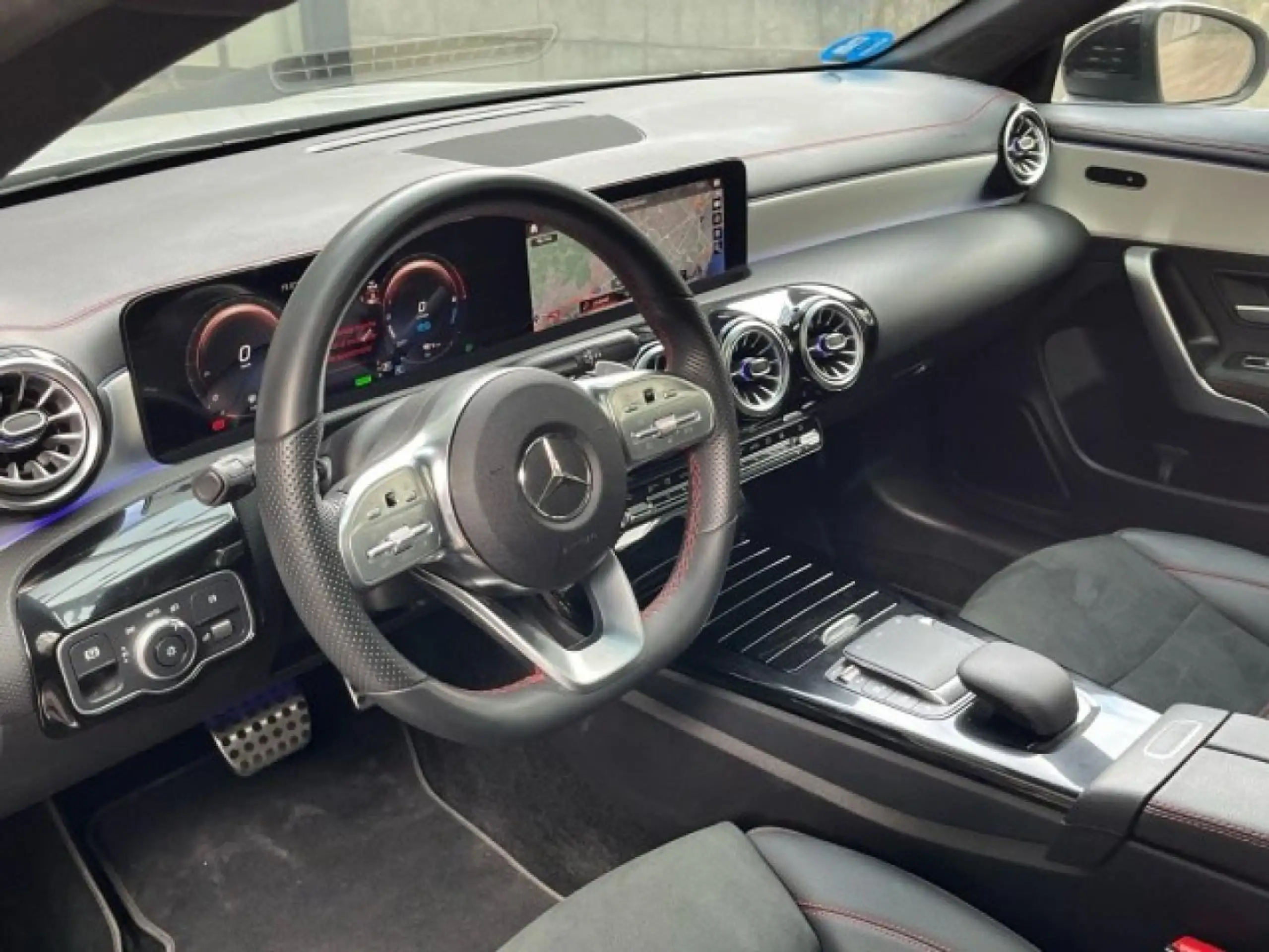 Mercedes-Benz - CLA 250