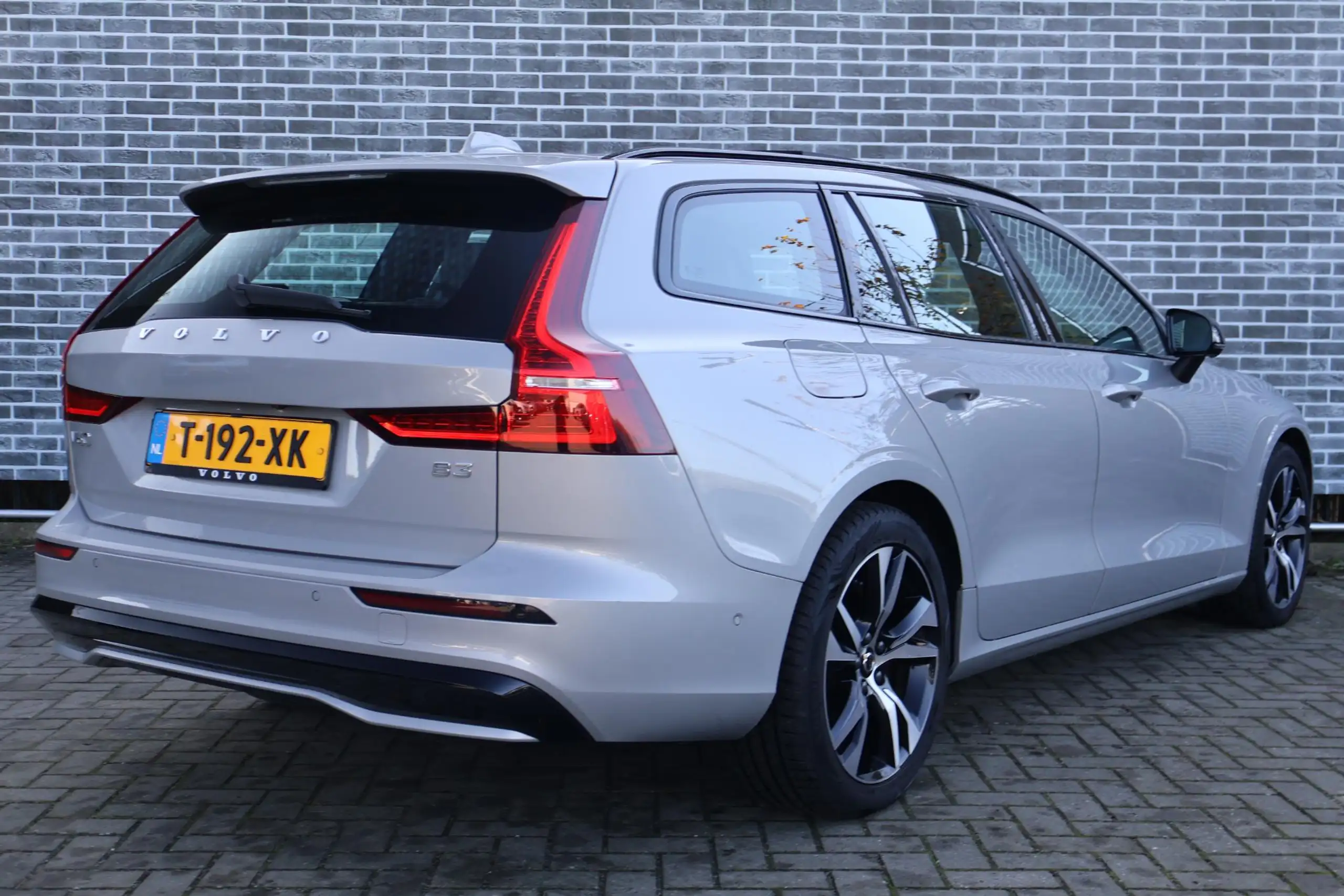 Volvo - V60