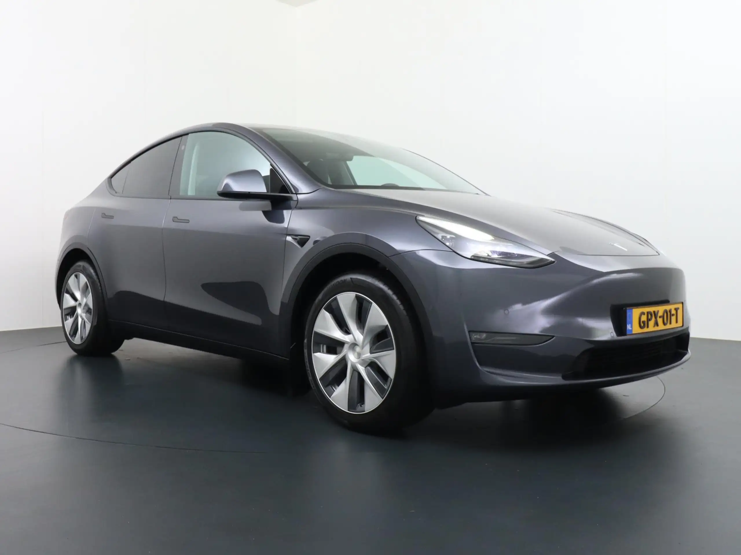 Tesla - Model Y