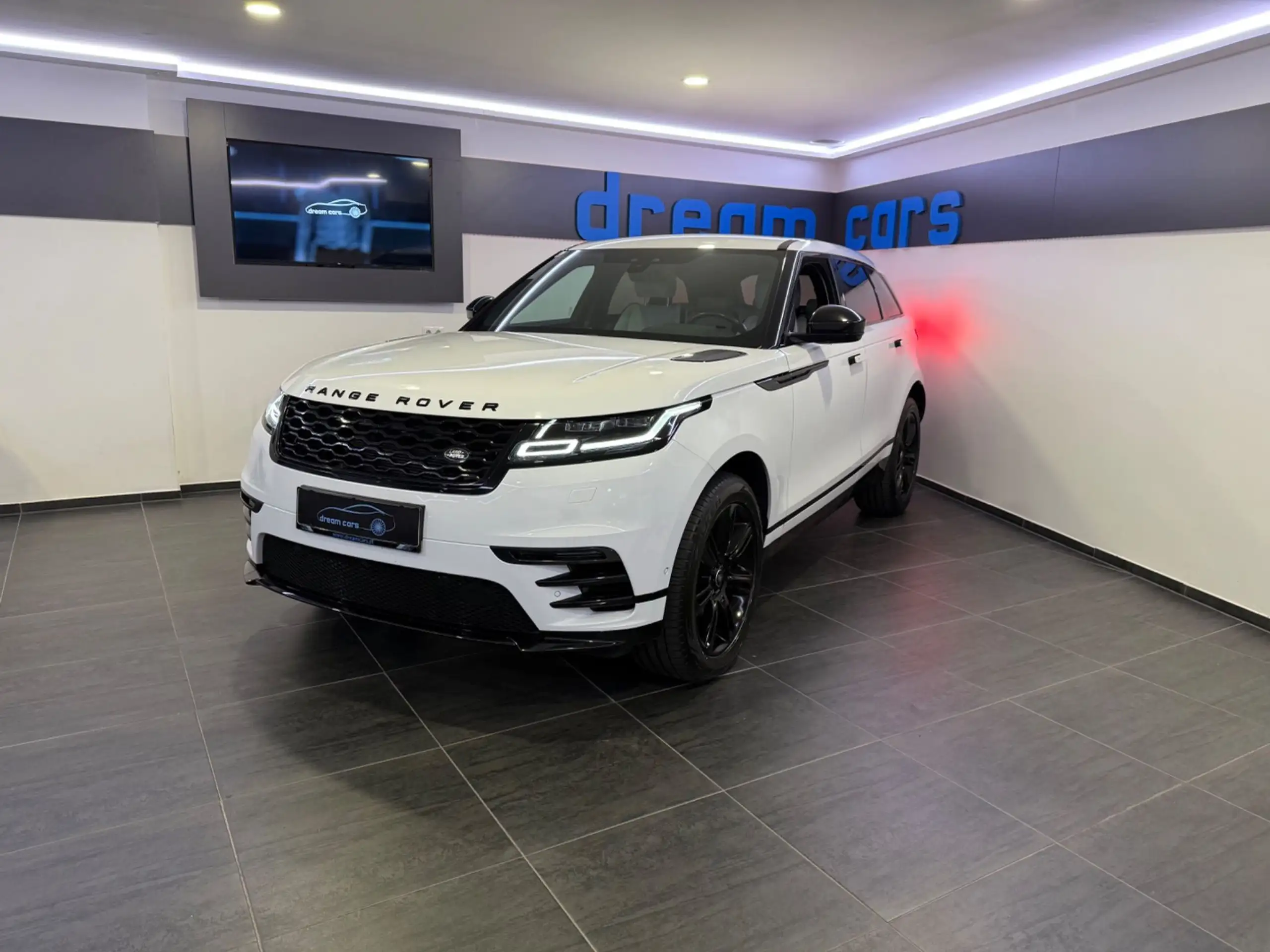 Land Rover - Range Rover Velar