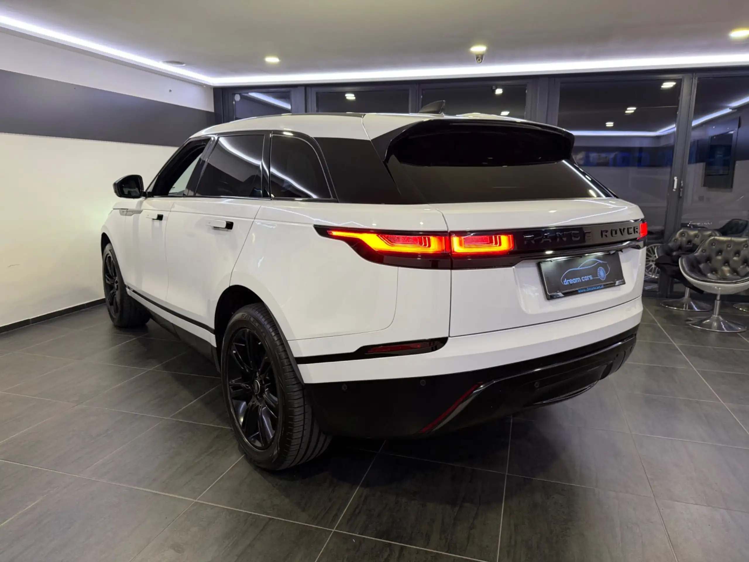 Land Rover - Range Rover Velar