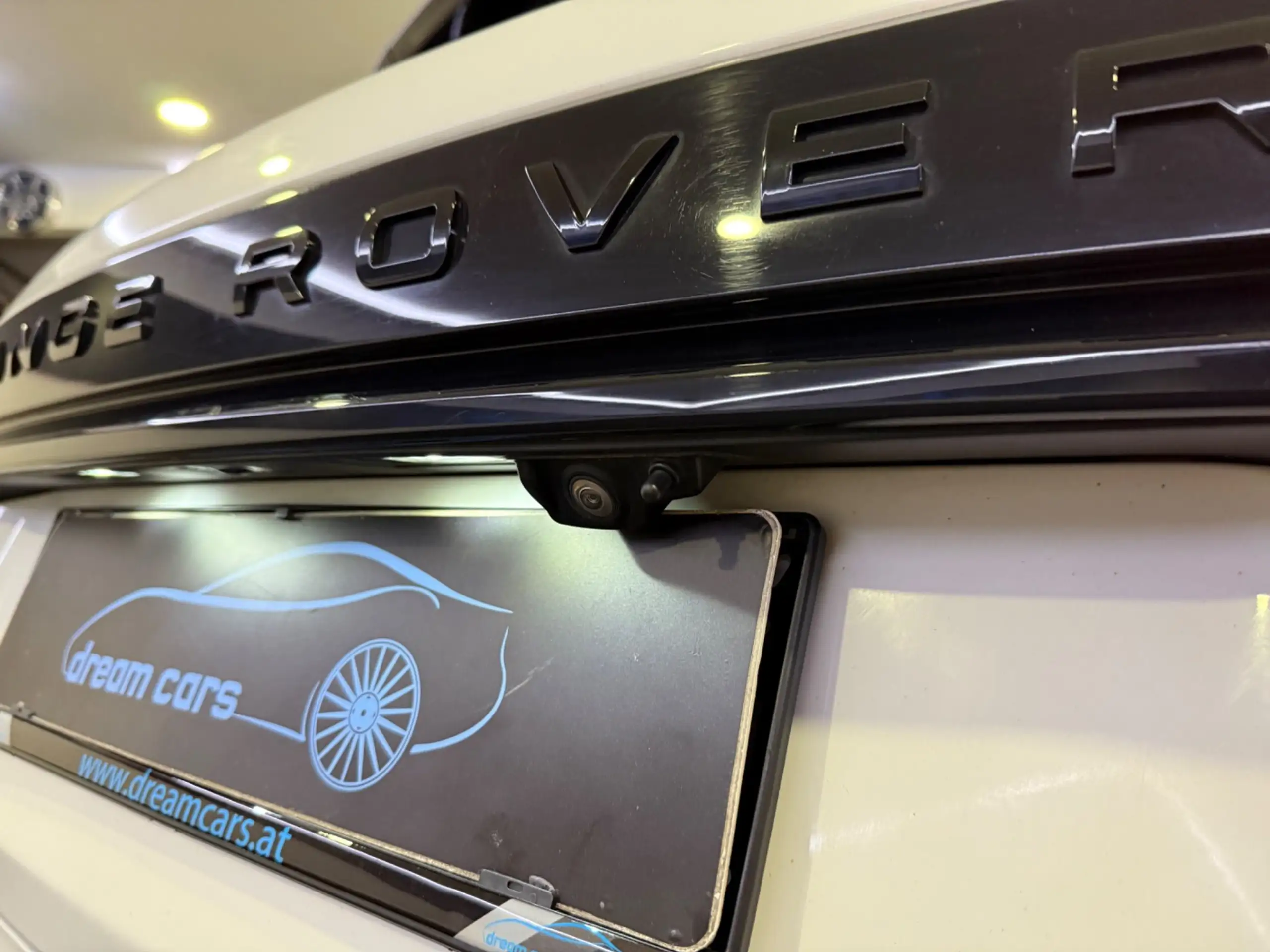 Land Rover - Range Rover Velar