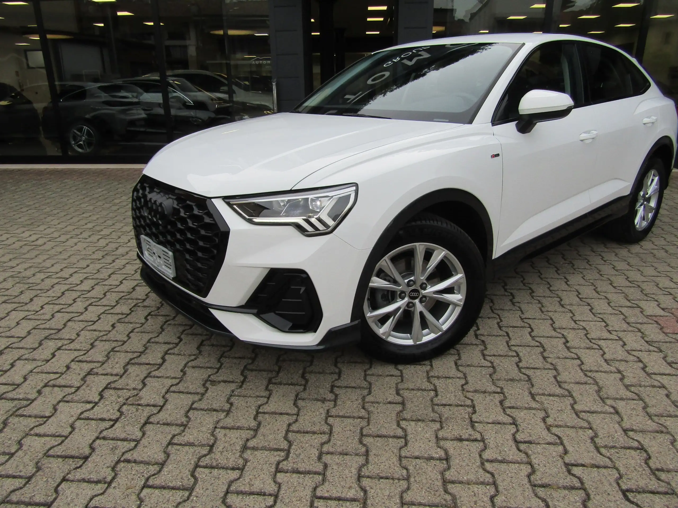 Audi - Q3