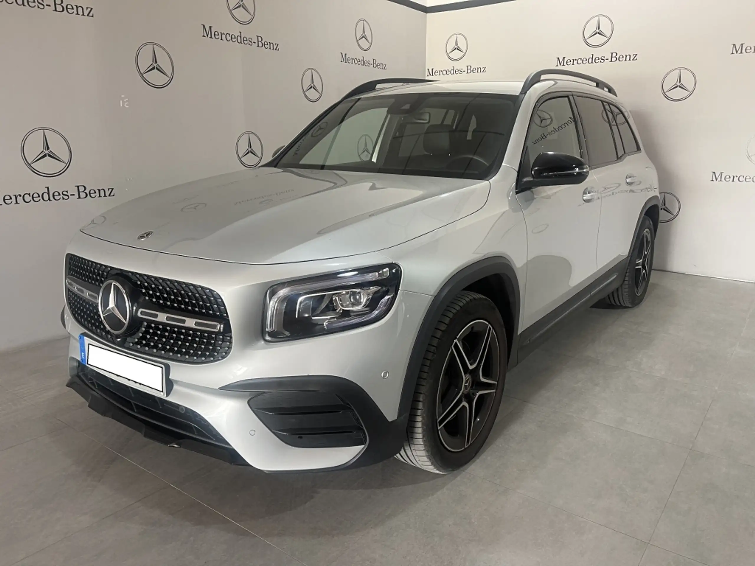 Mercedes-Benz GLB 200 2024