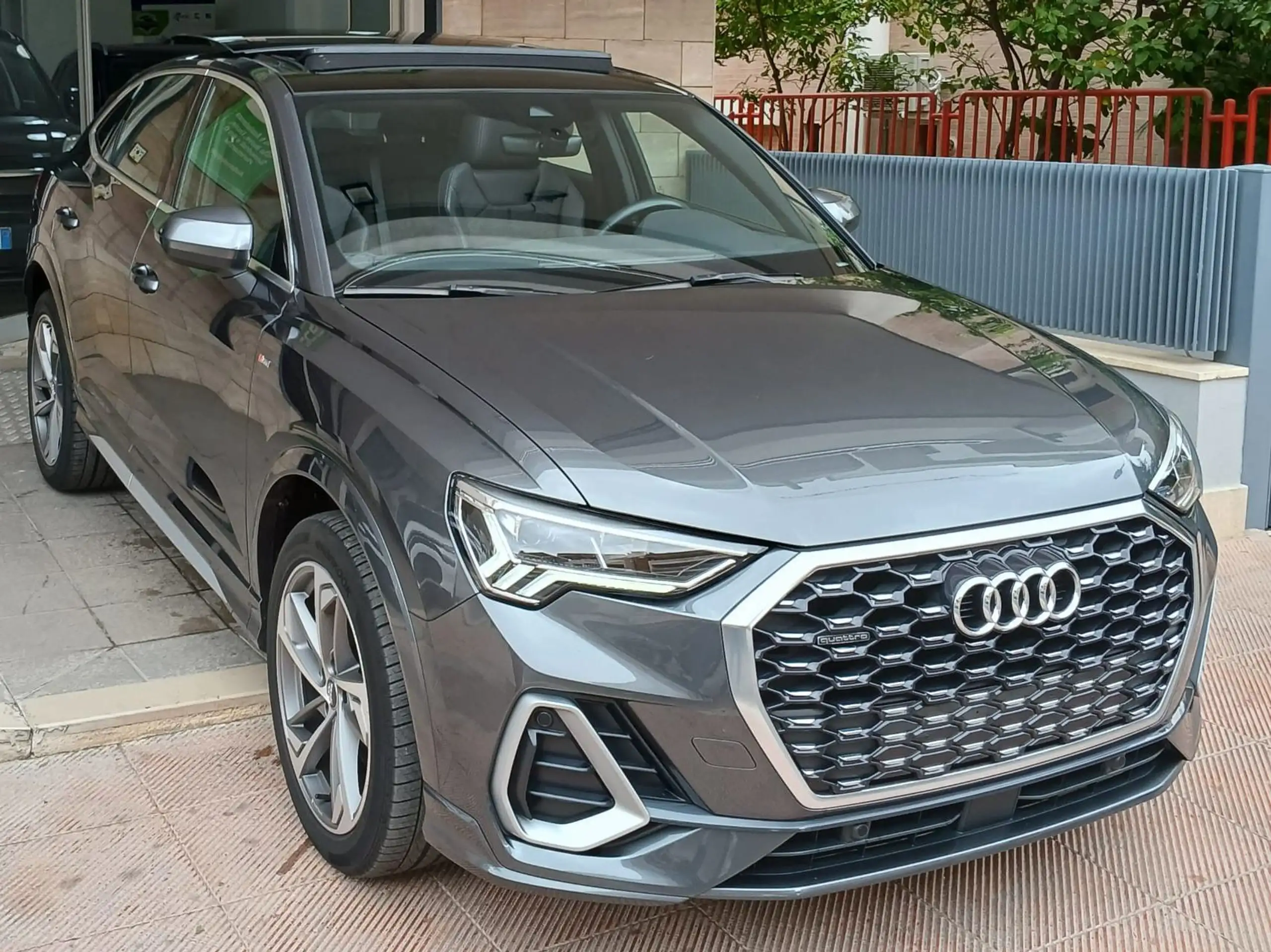 Audi - Q3