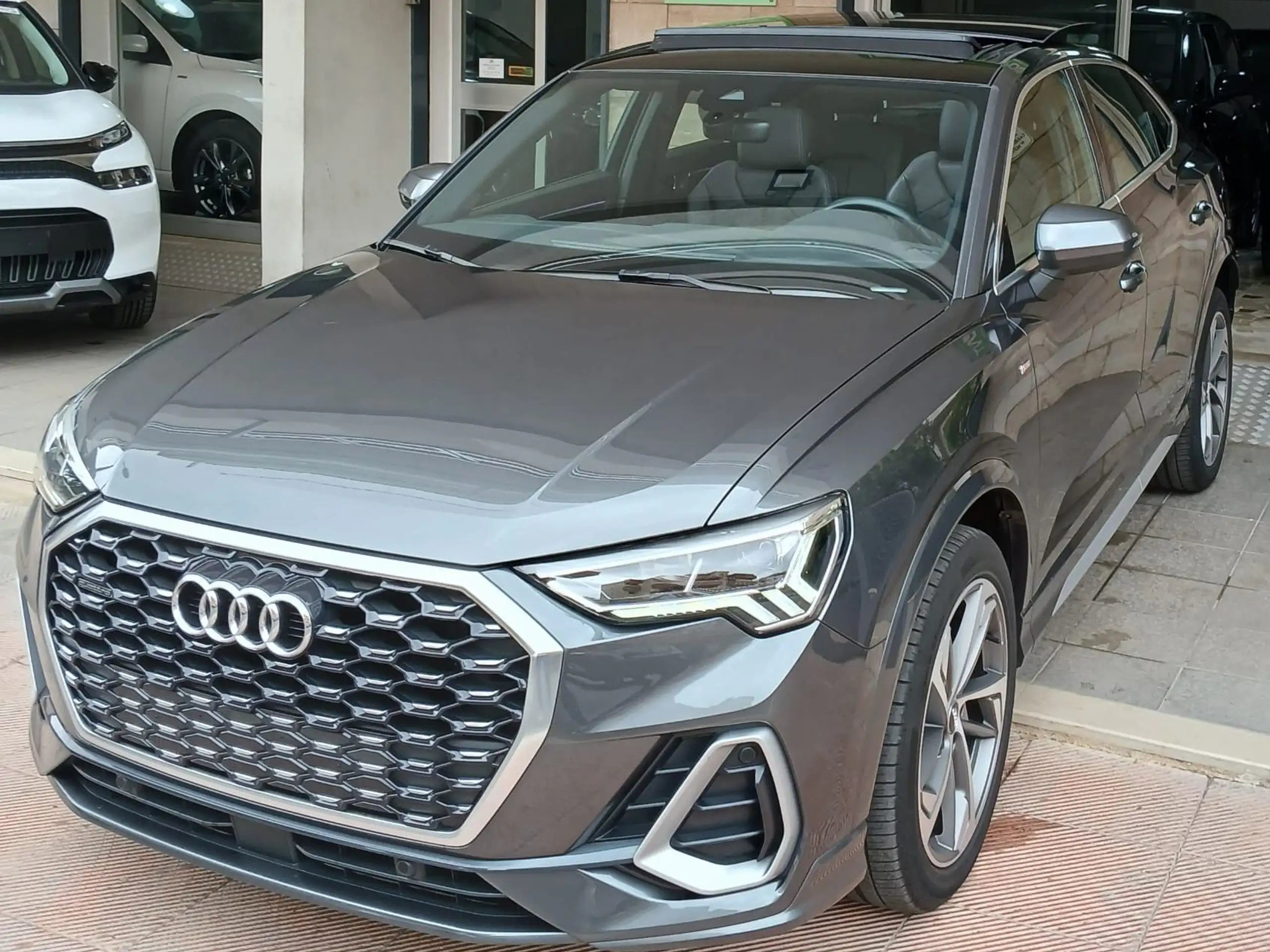 Audi - Q3