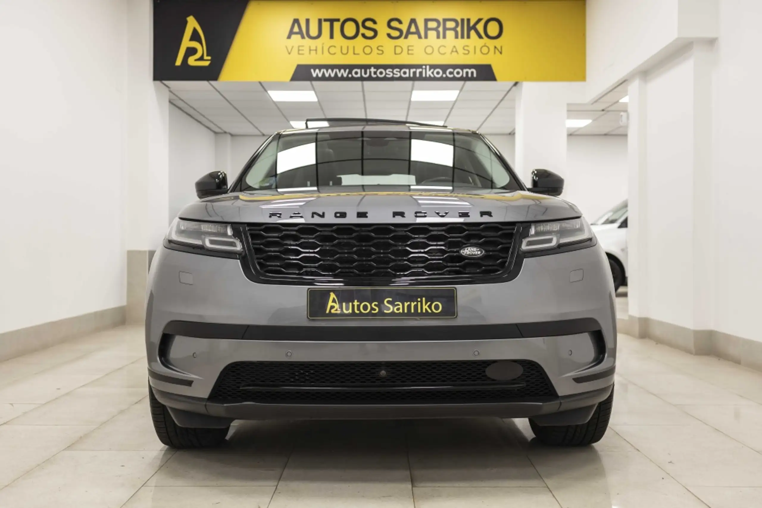 Land Rover - Range Rover Velar