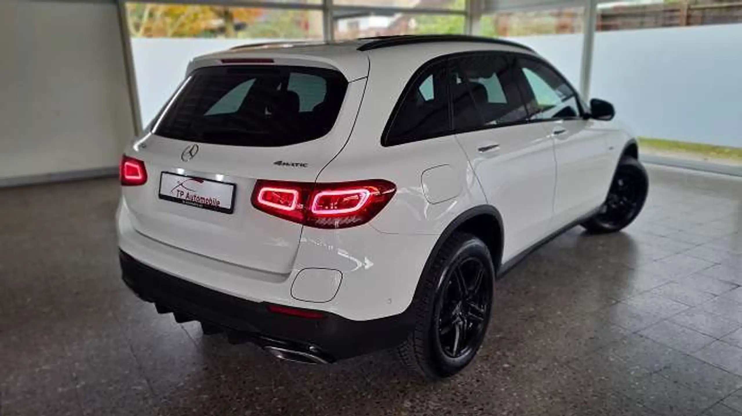 Mercedes-Benz - GLC 300