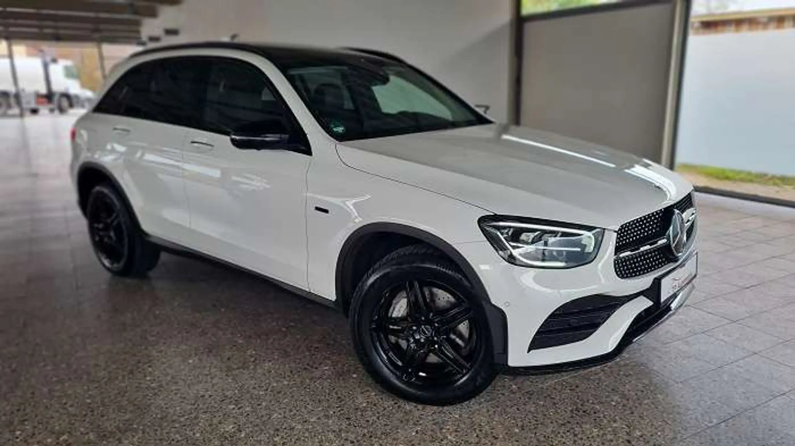 Mercedes-Benz - GLC 300