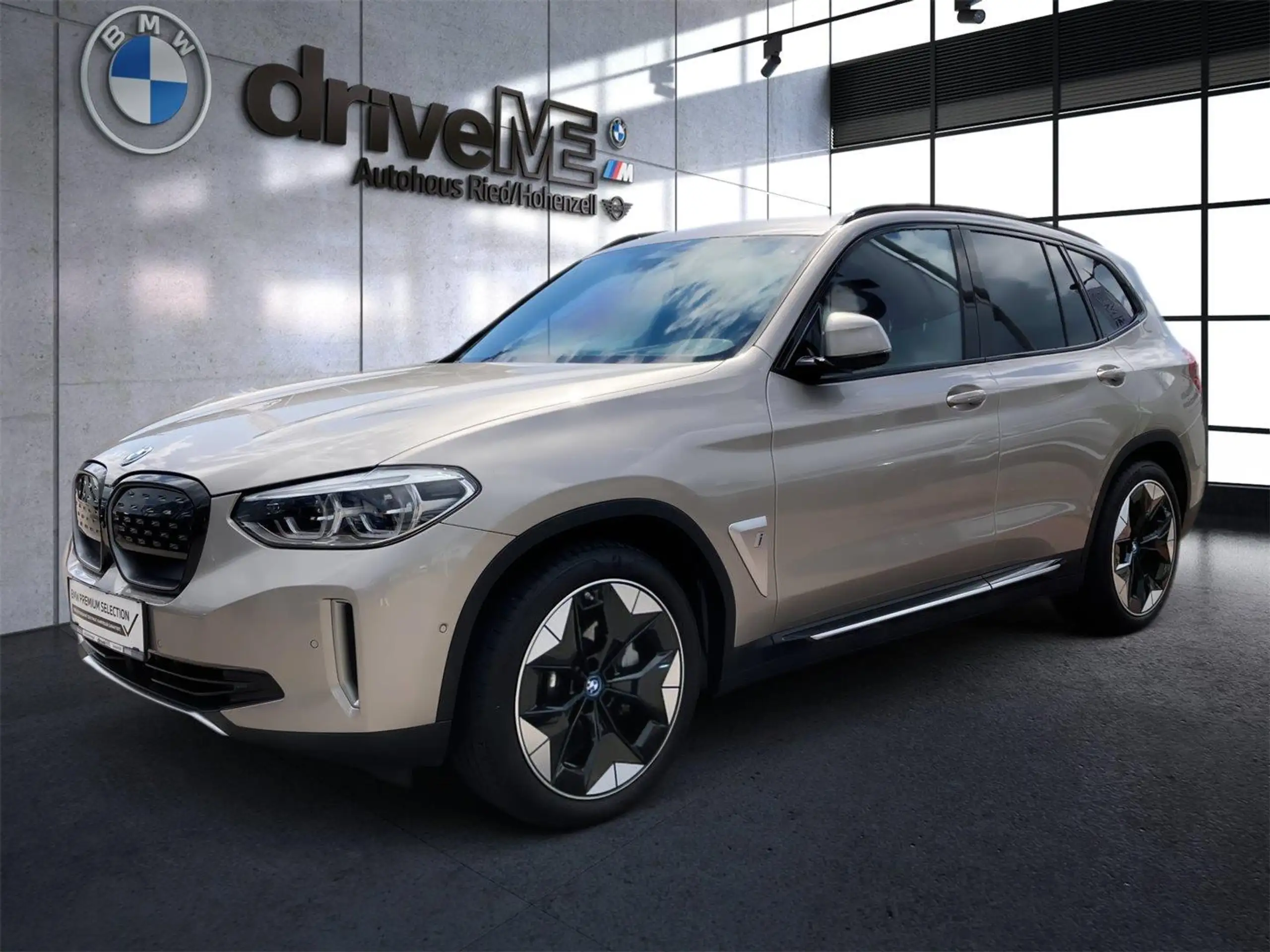 BMW - iX3