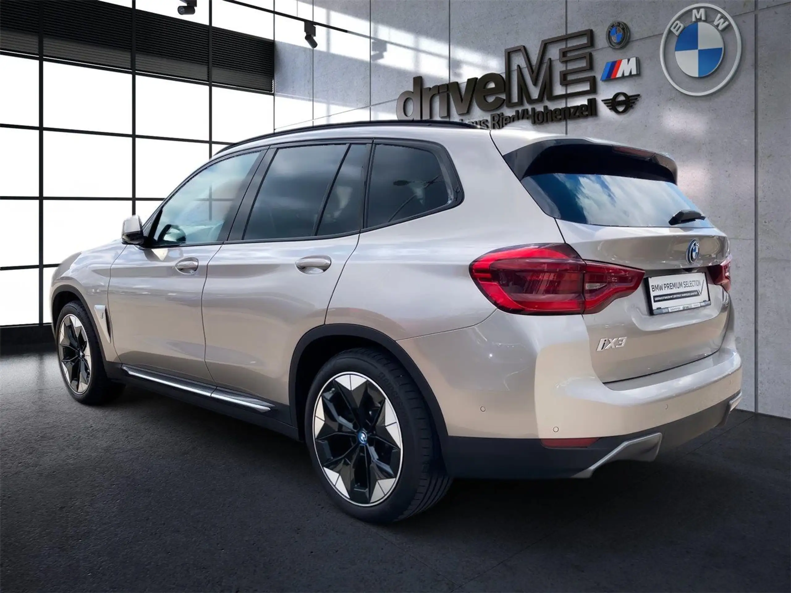 BMW - iX3