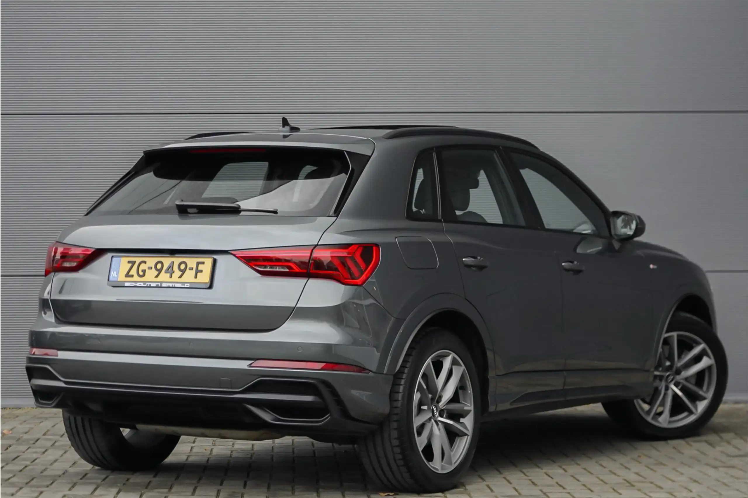 Audi - Q3