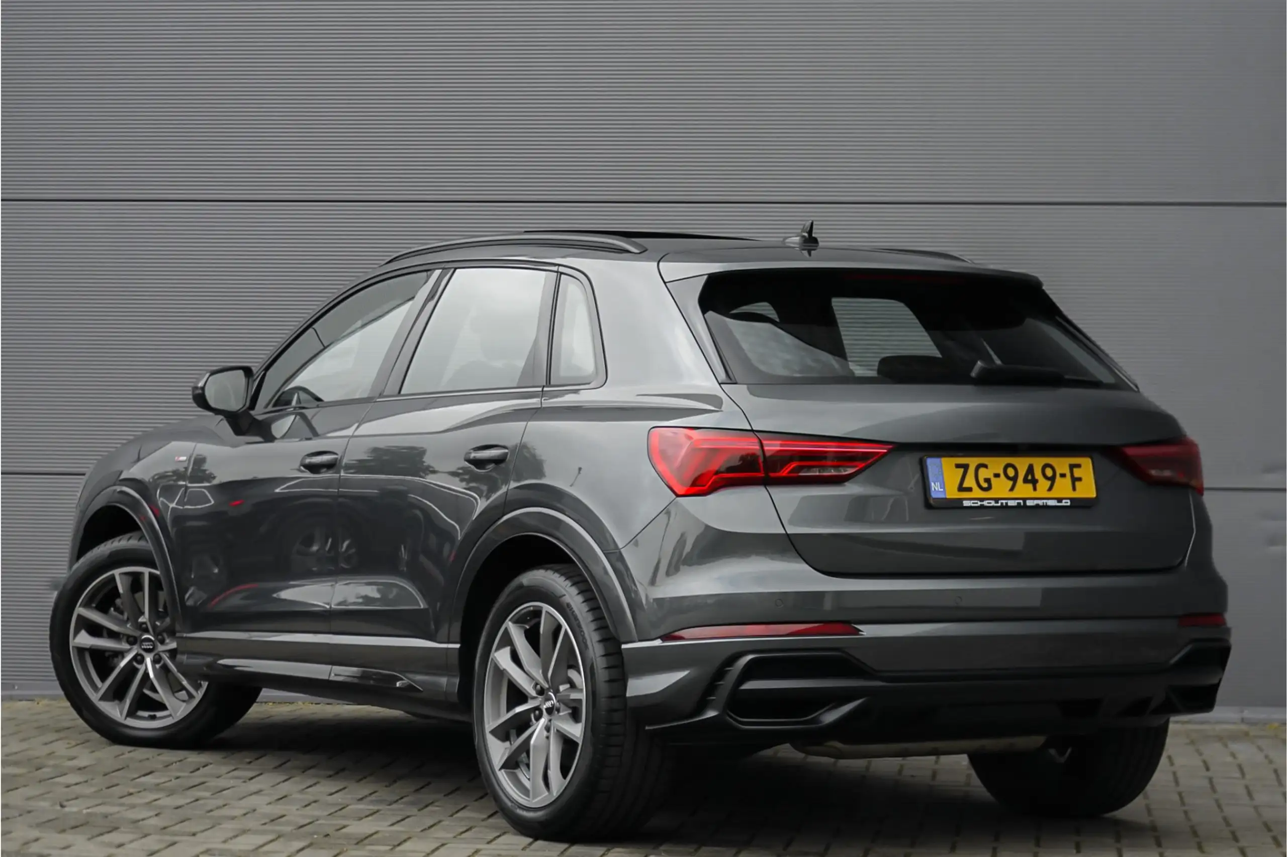 Audi - Q3