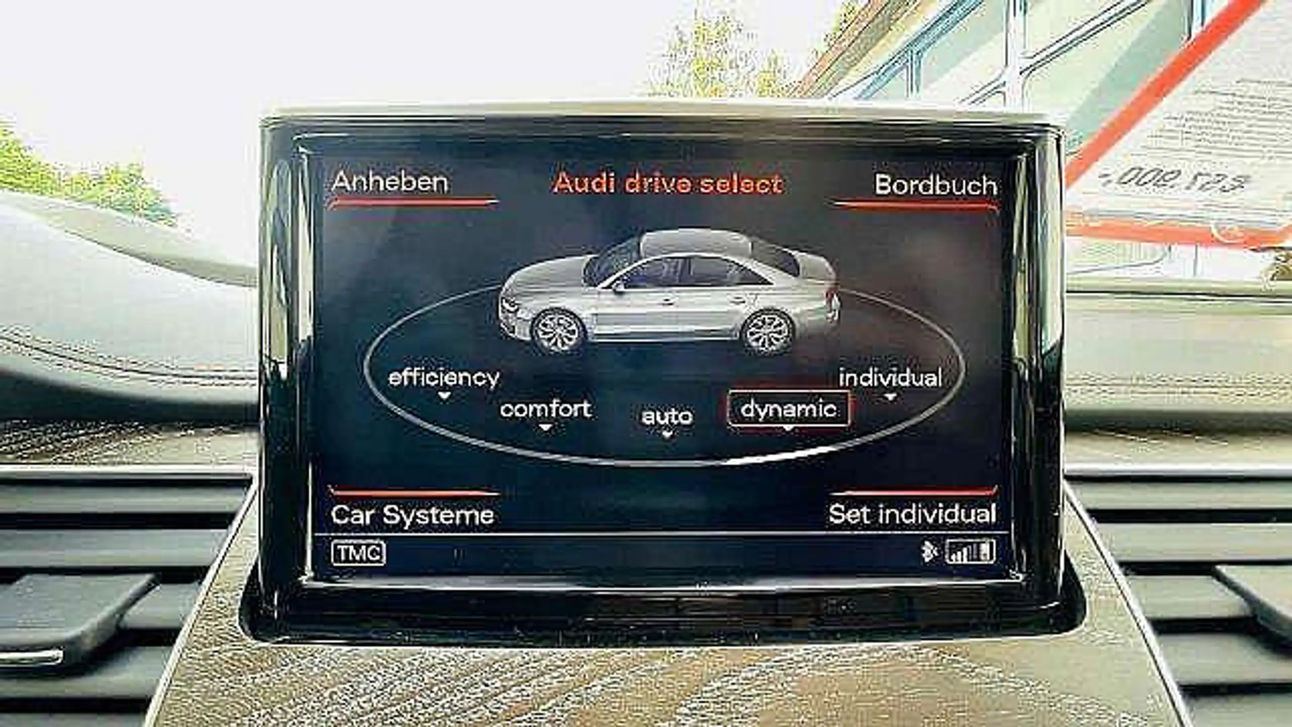 Audi - A8