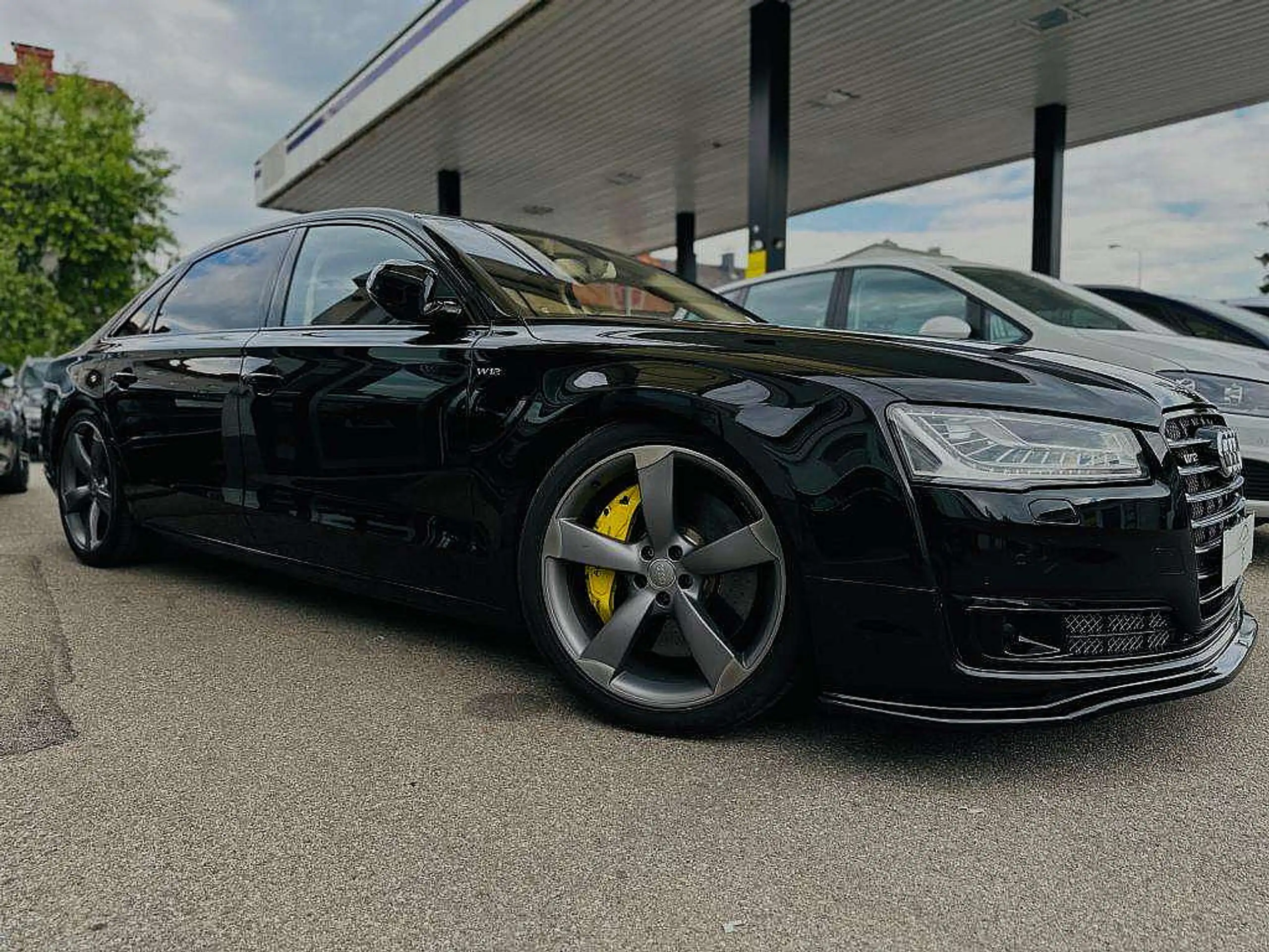 Audi - A8