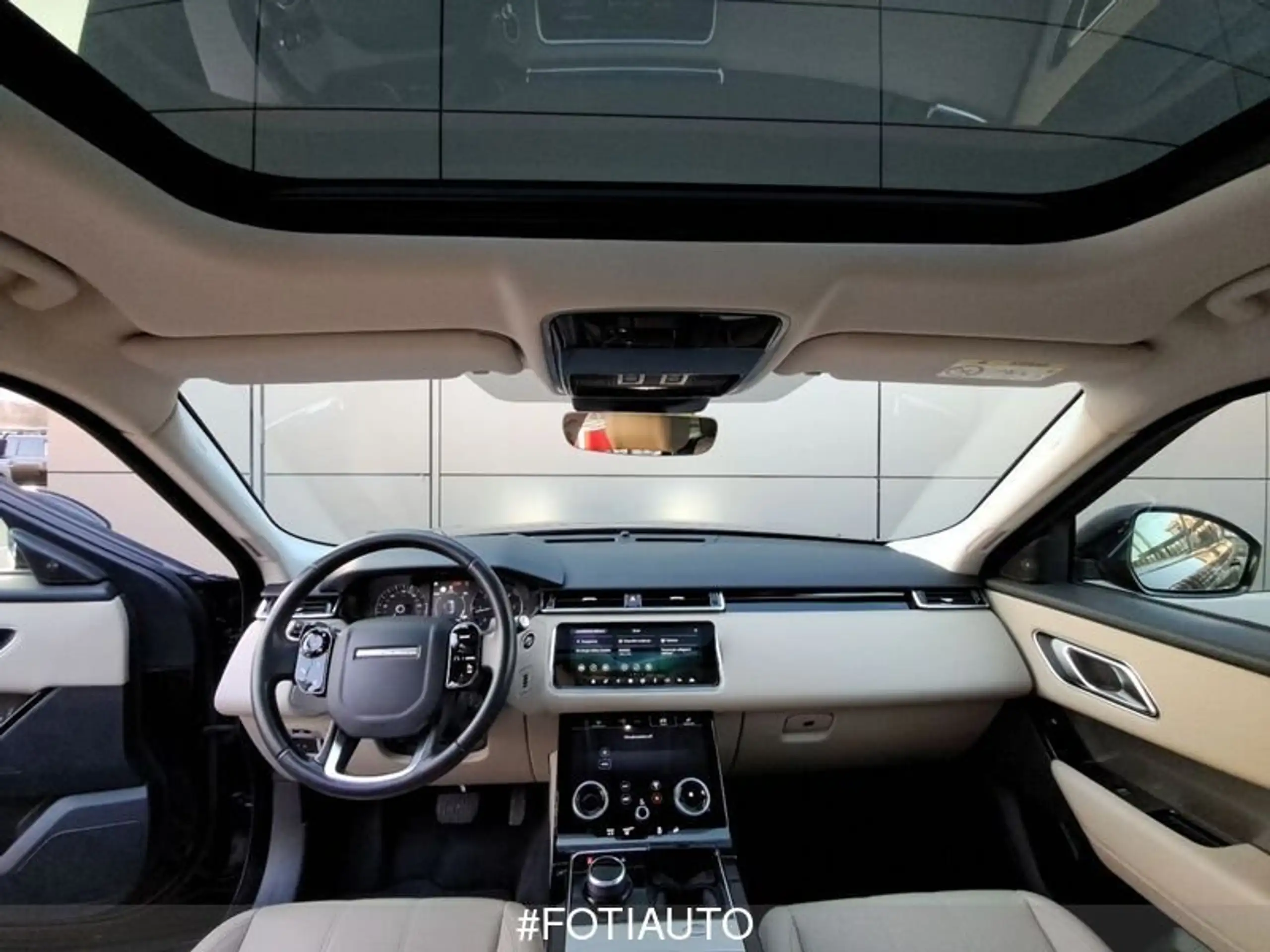 Land Rover - Range Rover Velar