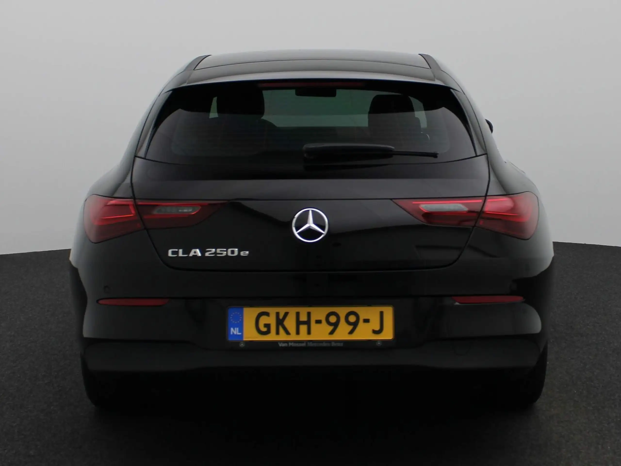 Mercedes-Benz - CLA 250