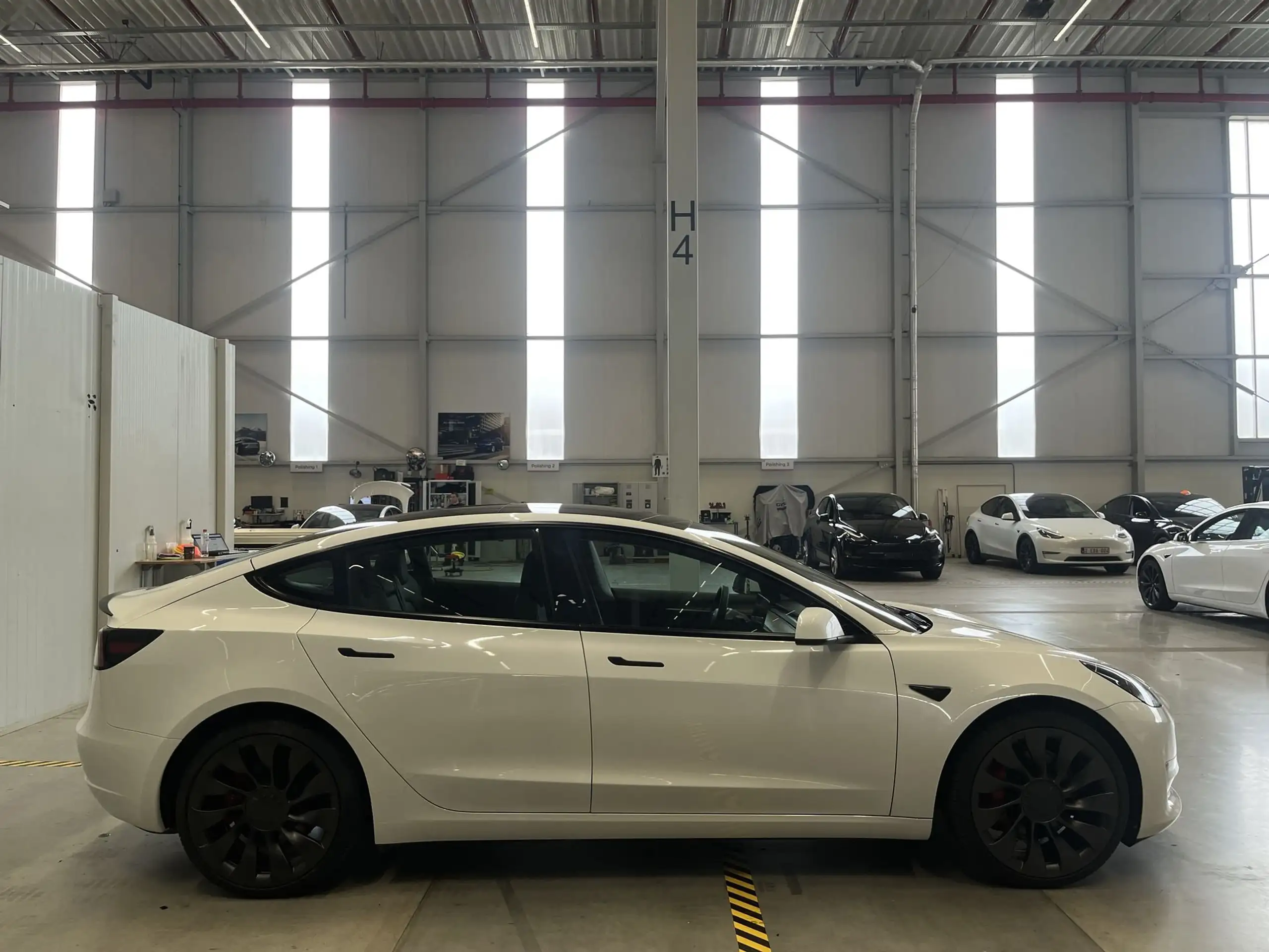 Tesla - Model 3