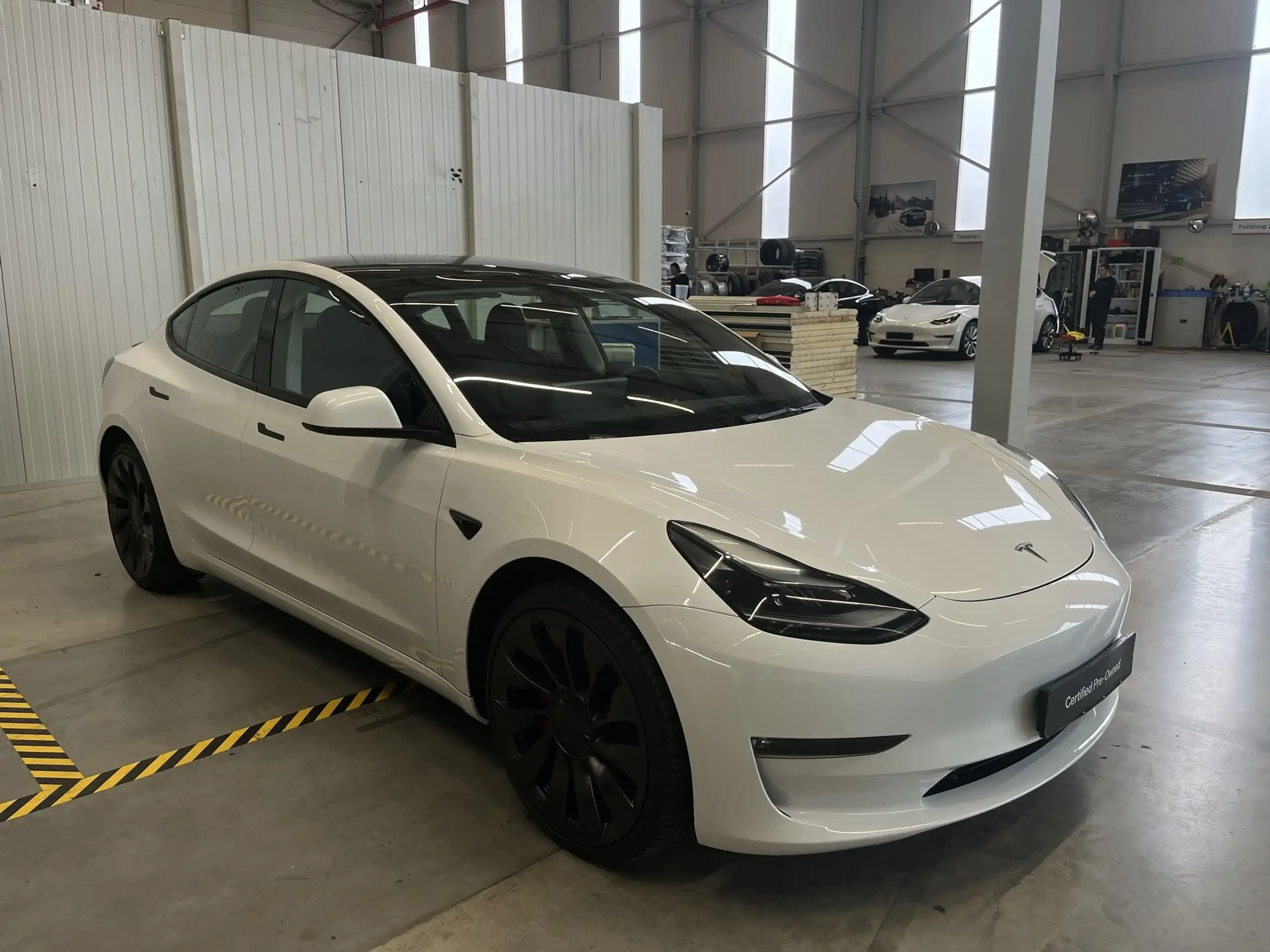 Tesla - Model 3