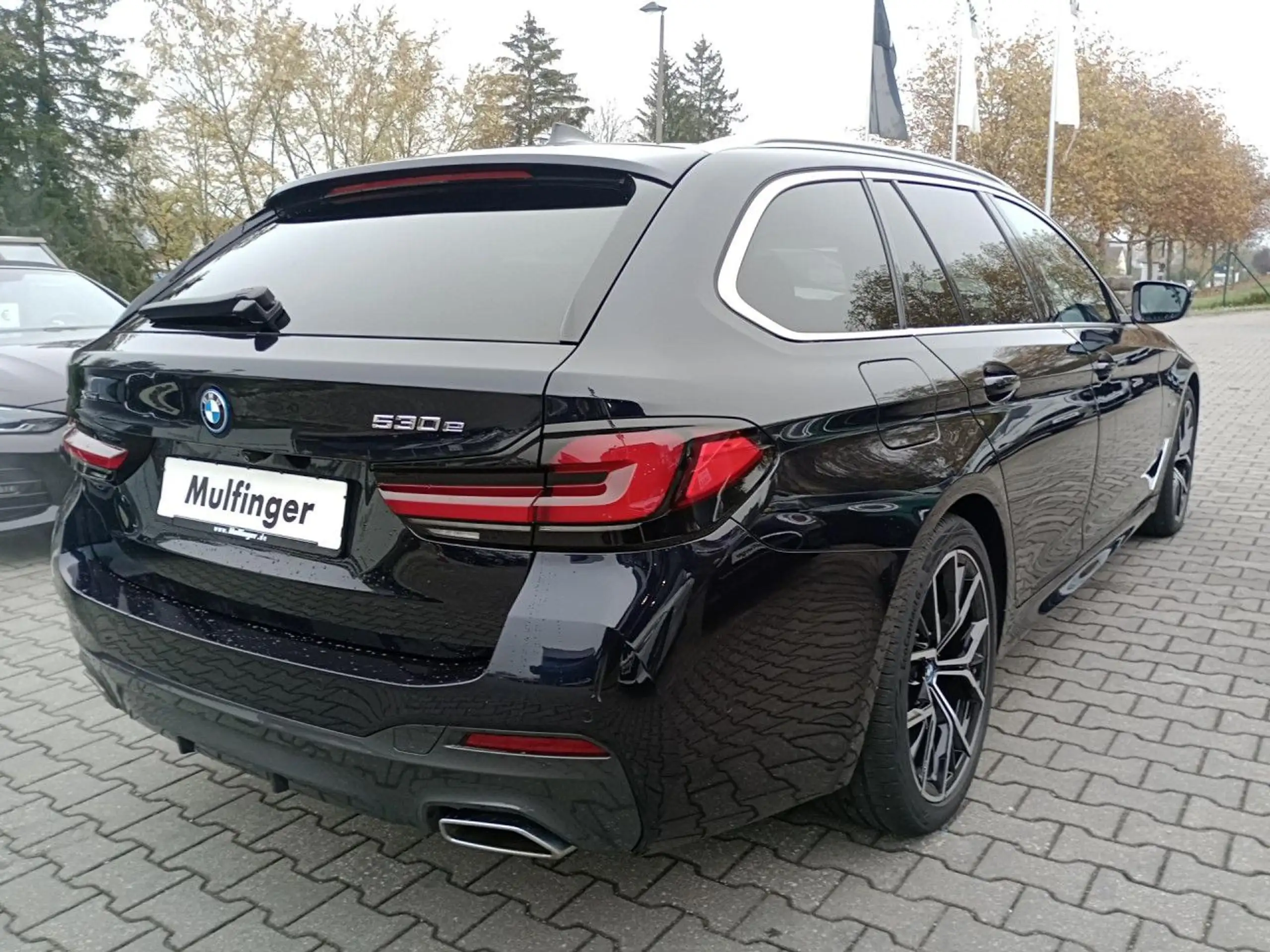 BMW - 530