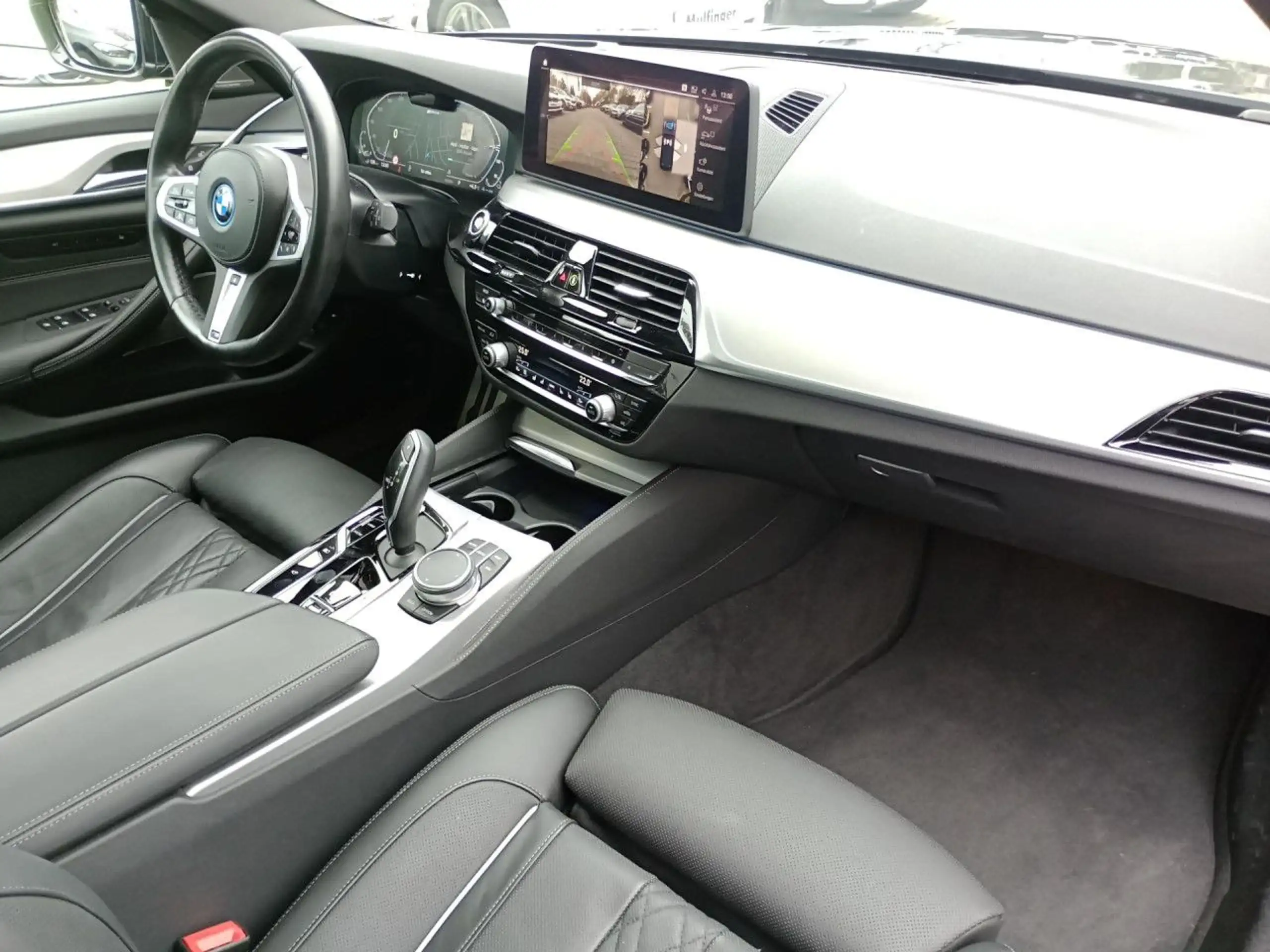 BMW - 530