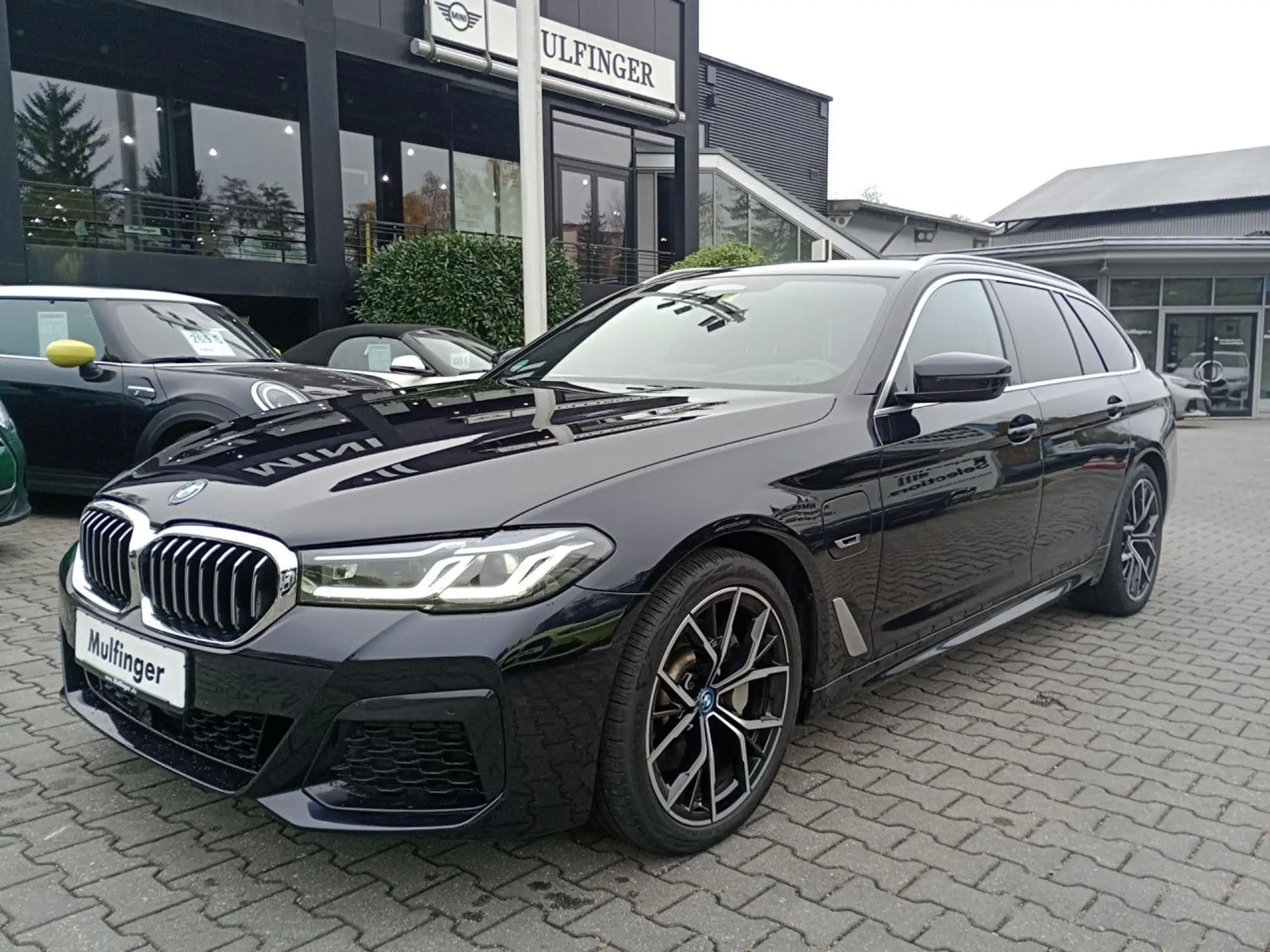 BMW - 530