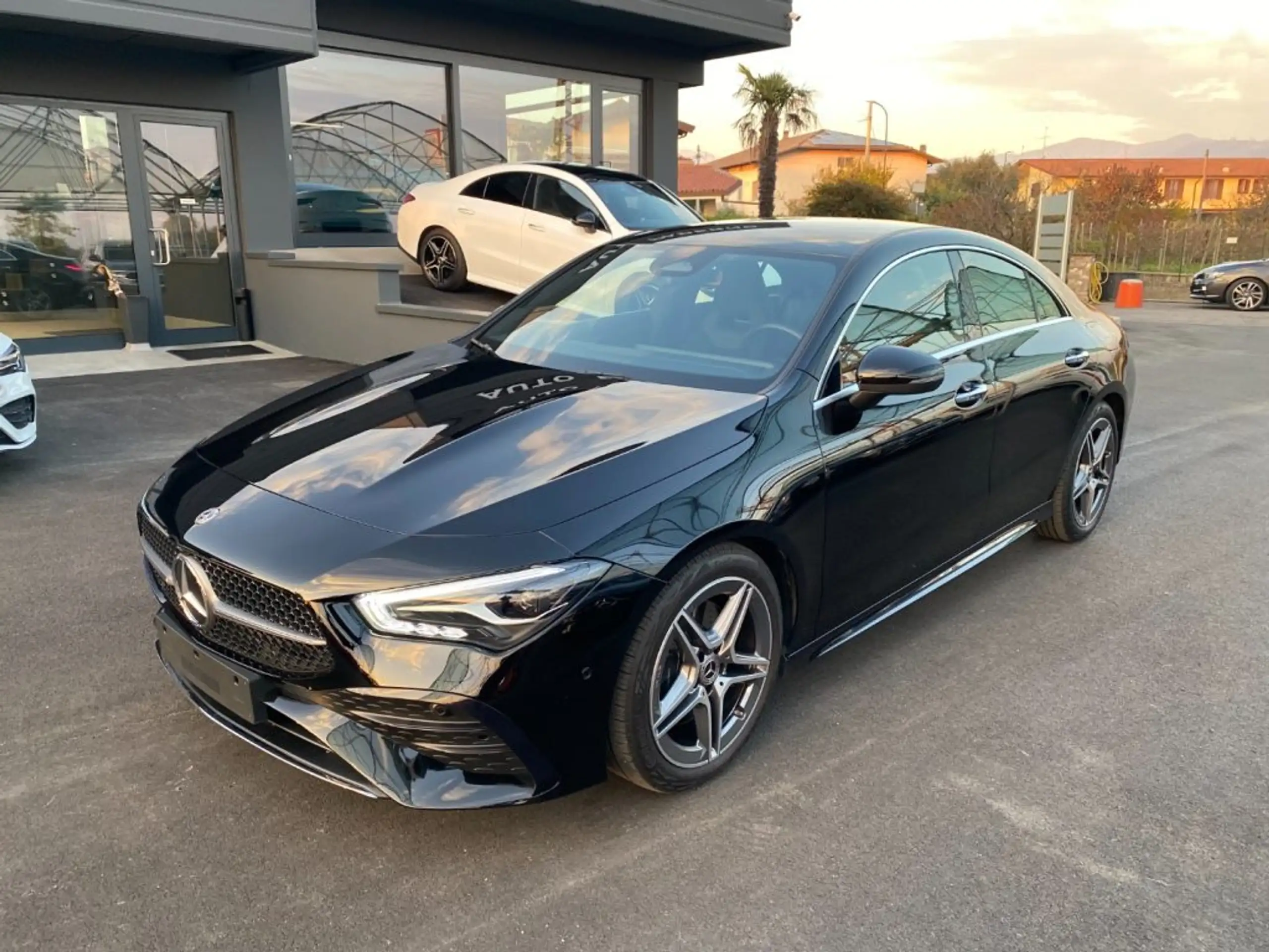 Mercedes-Benz - CLA 200