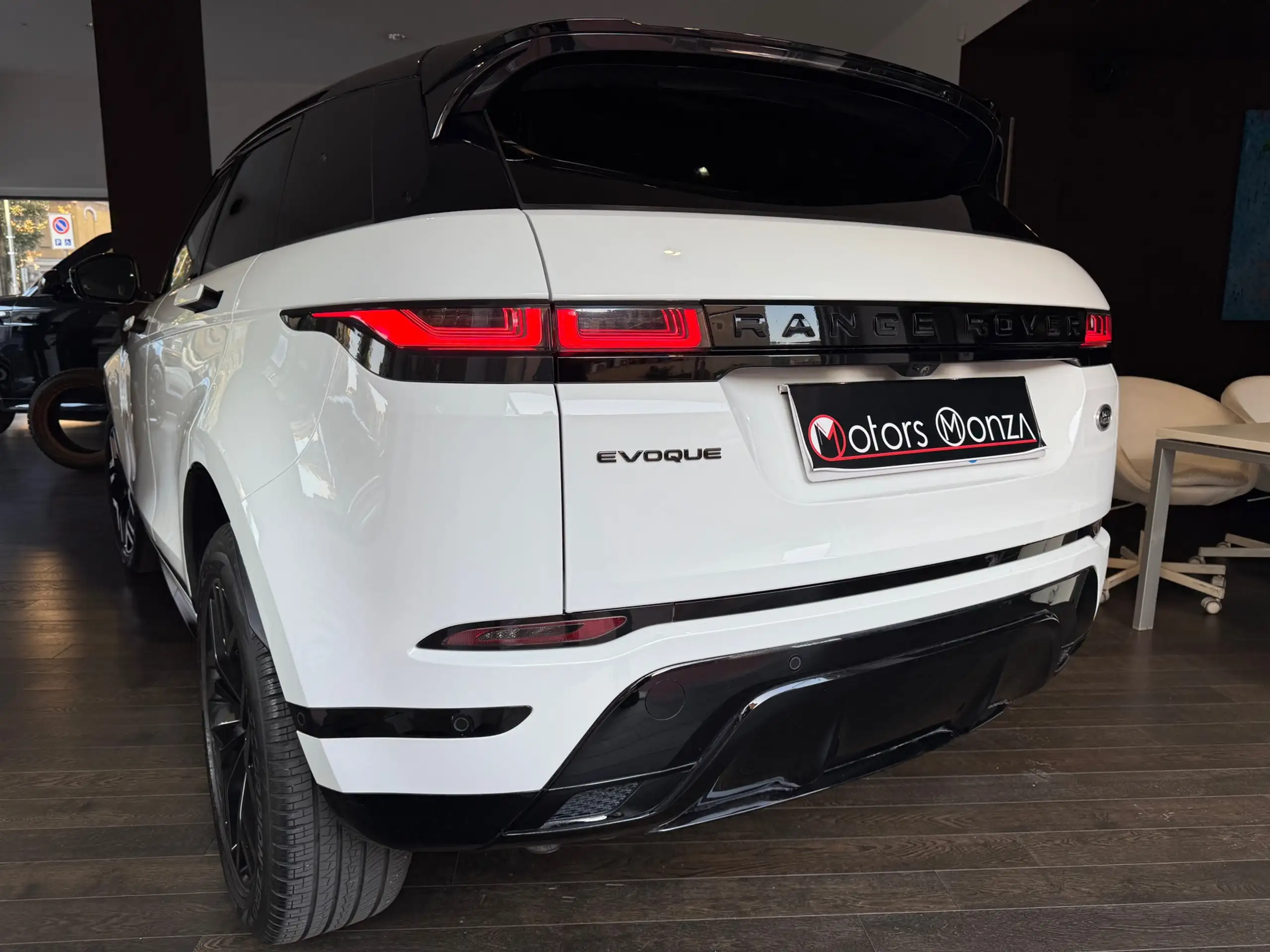 Land Rover - Range Rover Evoque