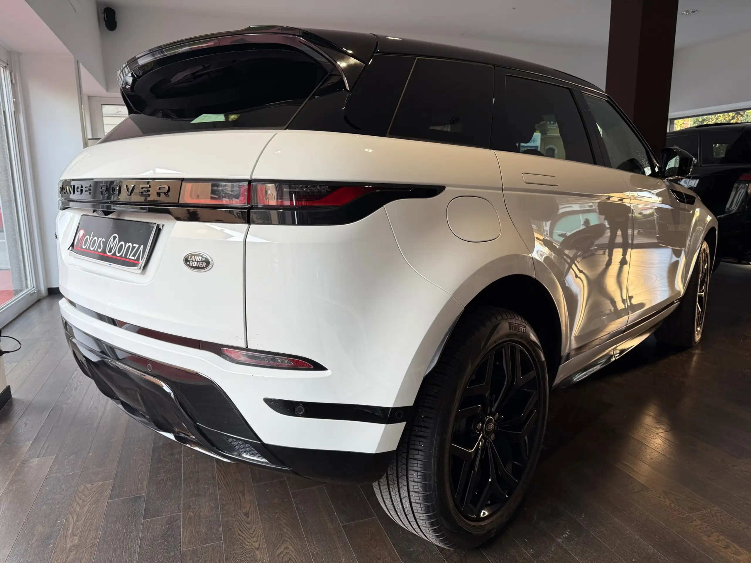 Land Rover - Range Rover Evoque