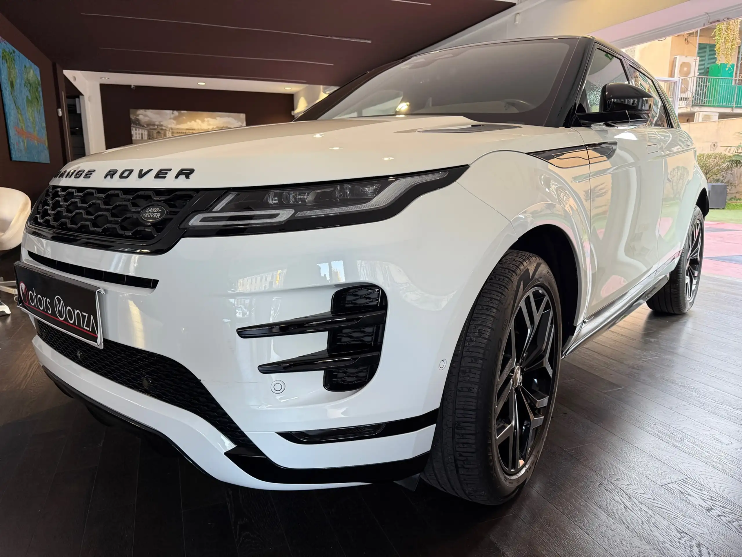 Land Rover - Range Rover Evoque