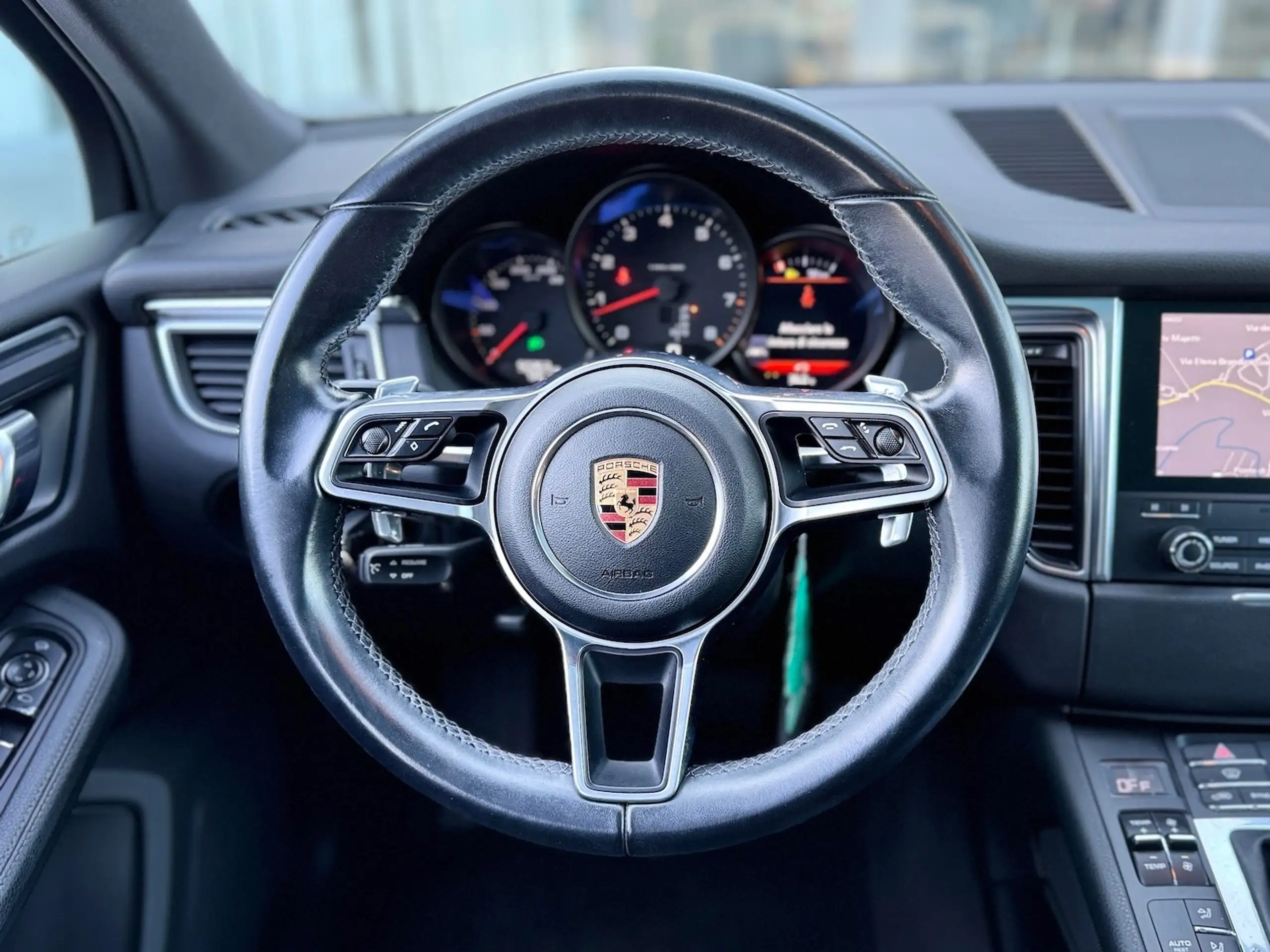 Porsche - Macan