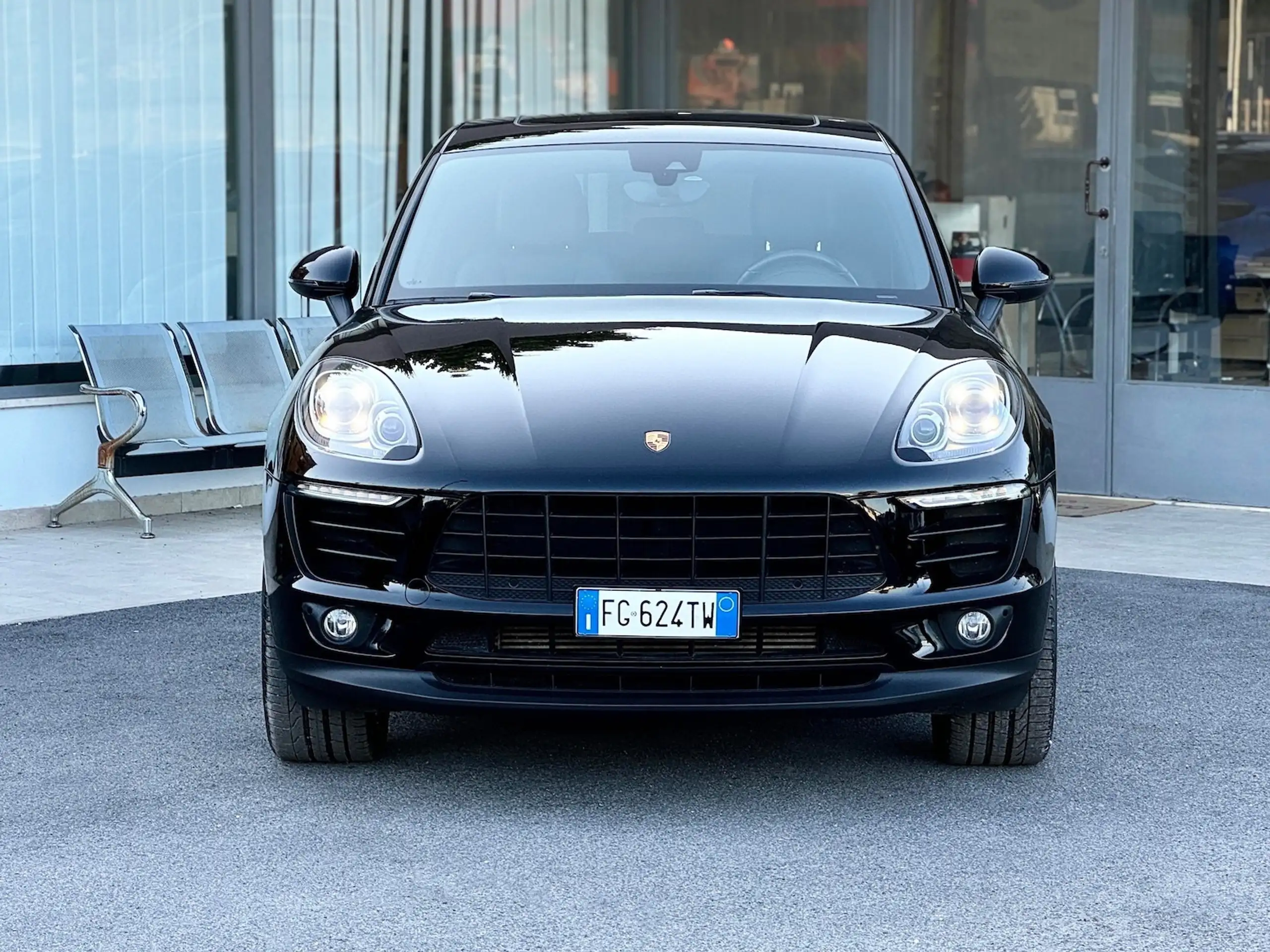 Porsche - Macan