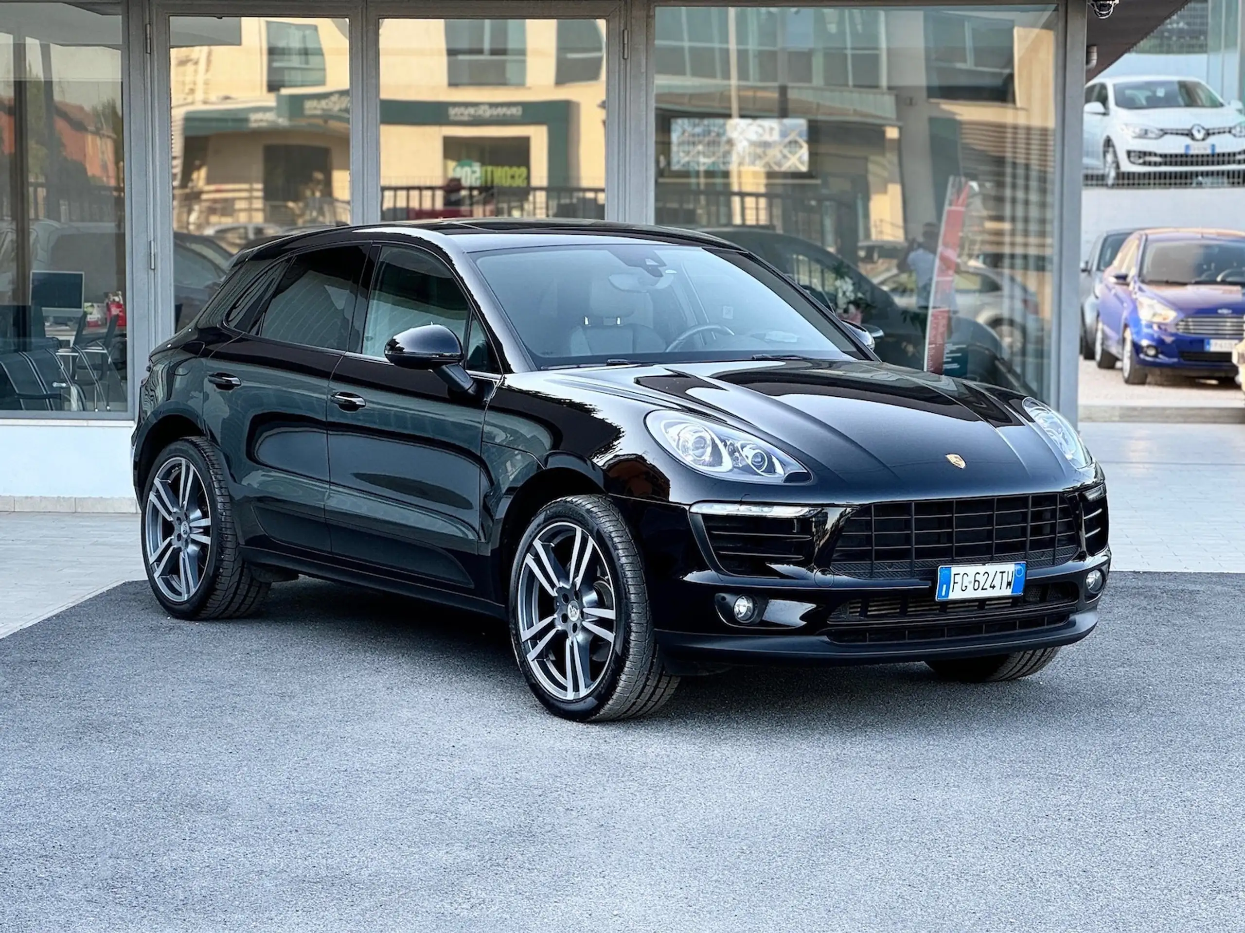 Porsche - Macan