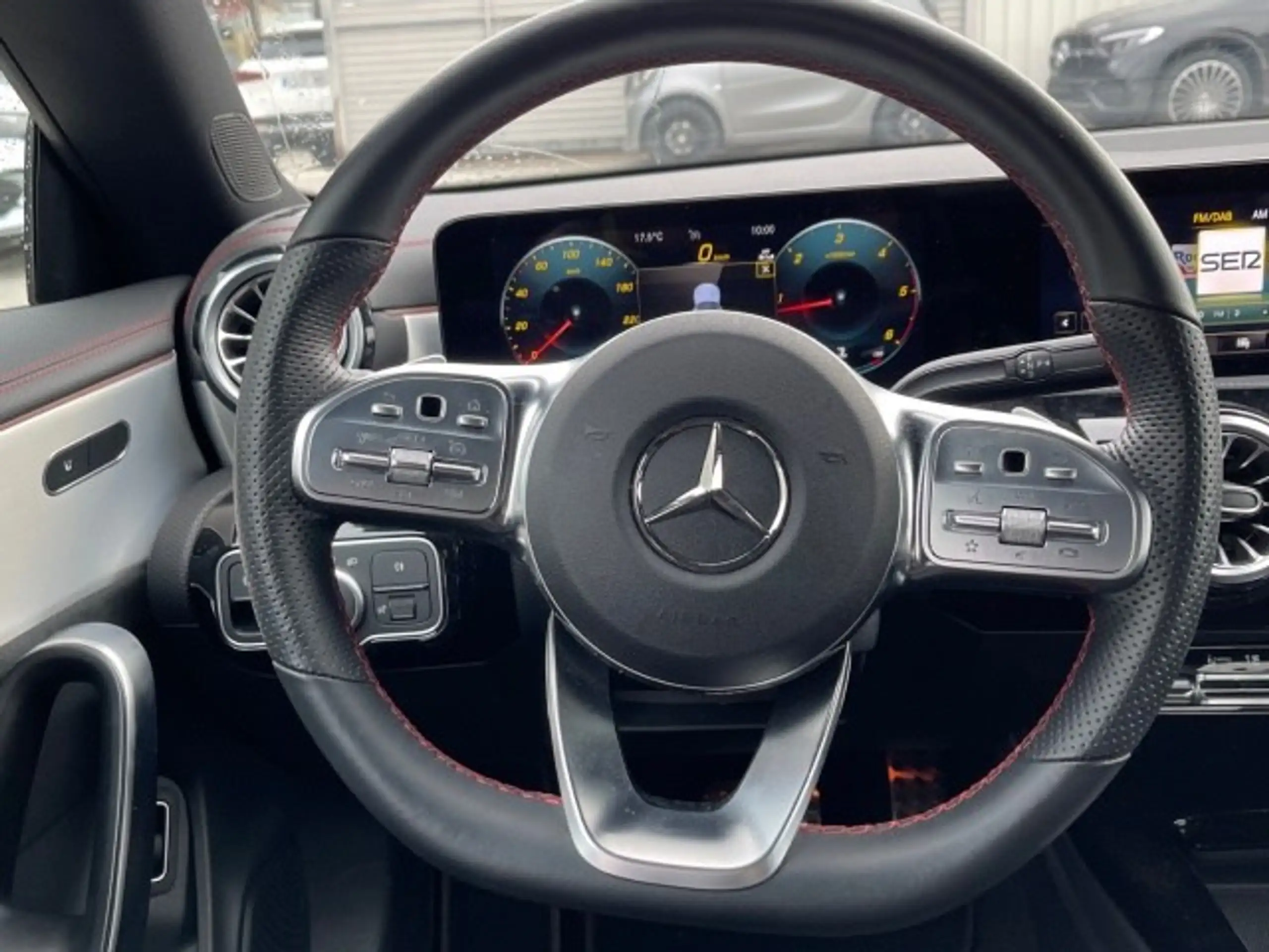 Mercedes-Benz - CLA 200